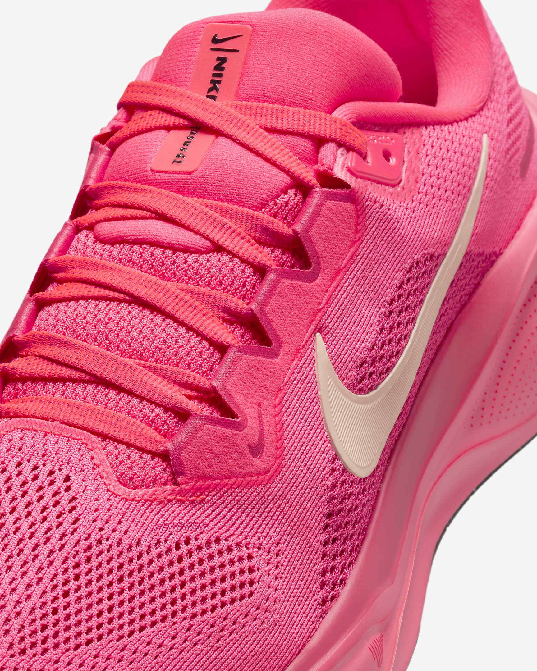 Tenis de correr en pavimento para mujer Nike Pegasus 41 - Ponche cálido/Rosa margarita/Negro/Tinte carmesí