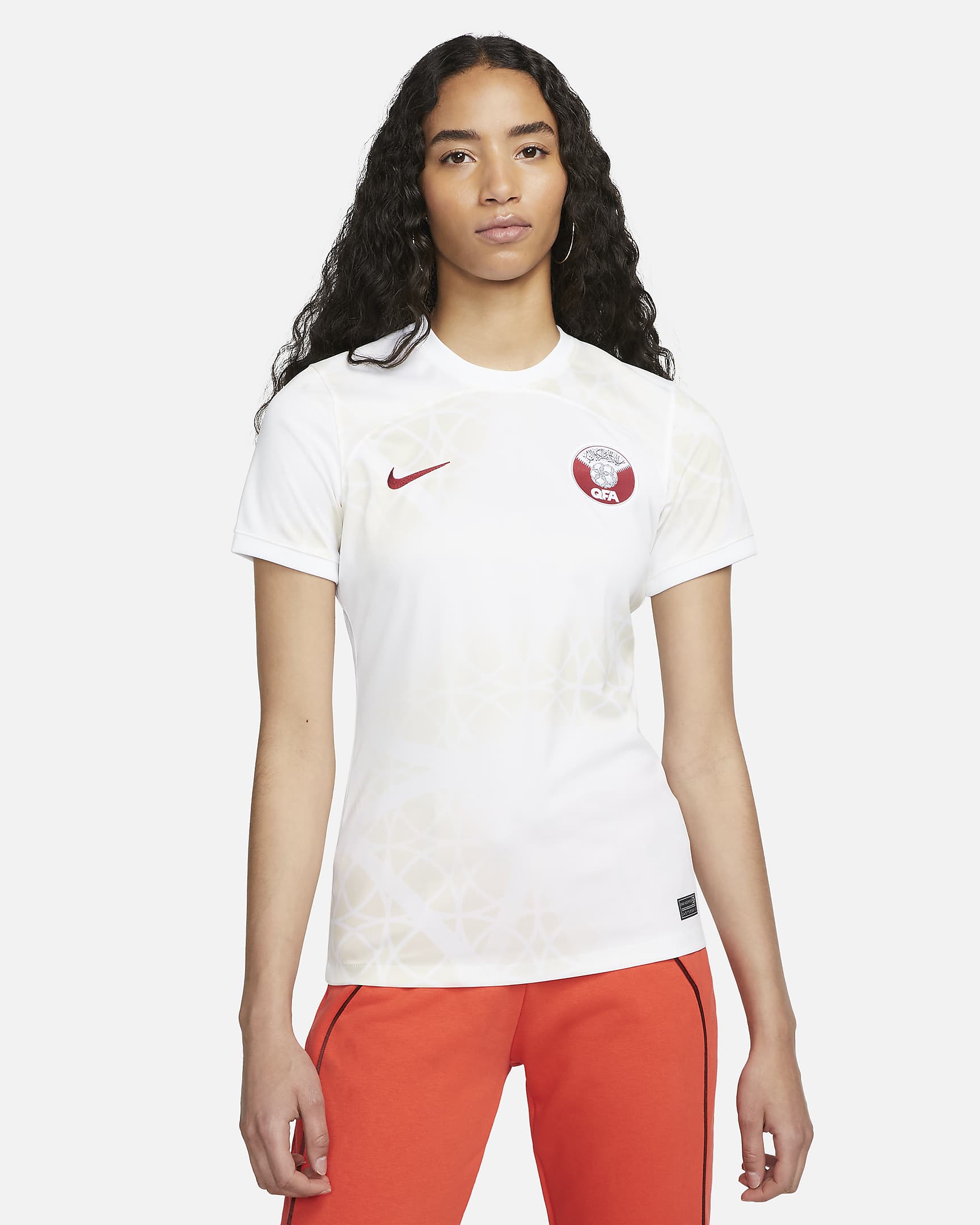 Qatar 2022/23 Stadium Away Women's Nike Dri-FIT Football Shirt. Nike IL