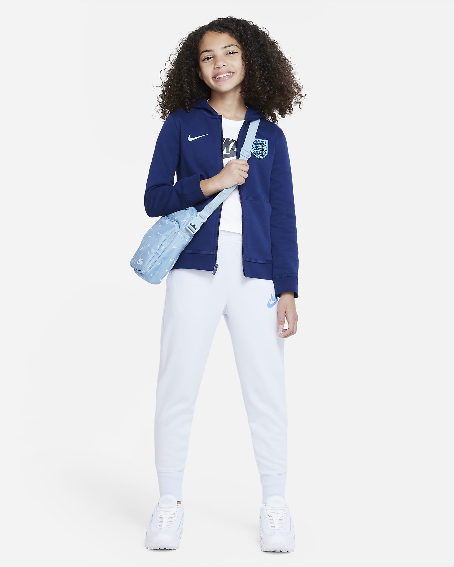 England Club Fleece Older Kids' FullZip Hoodie. Nike SK