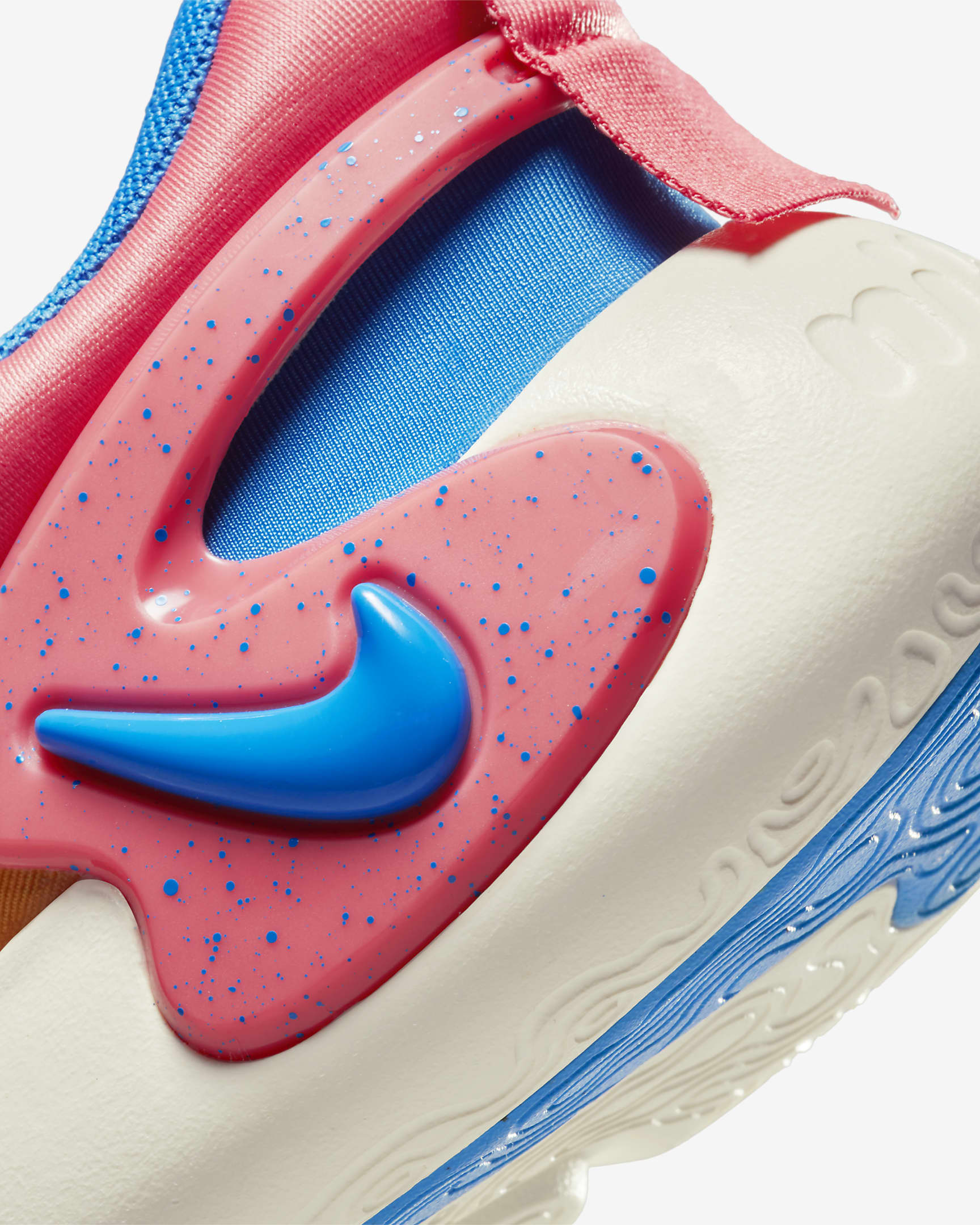 Nike Dynamo GO SE Younger Kids' Easy On/Off Shoes. Nike BG