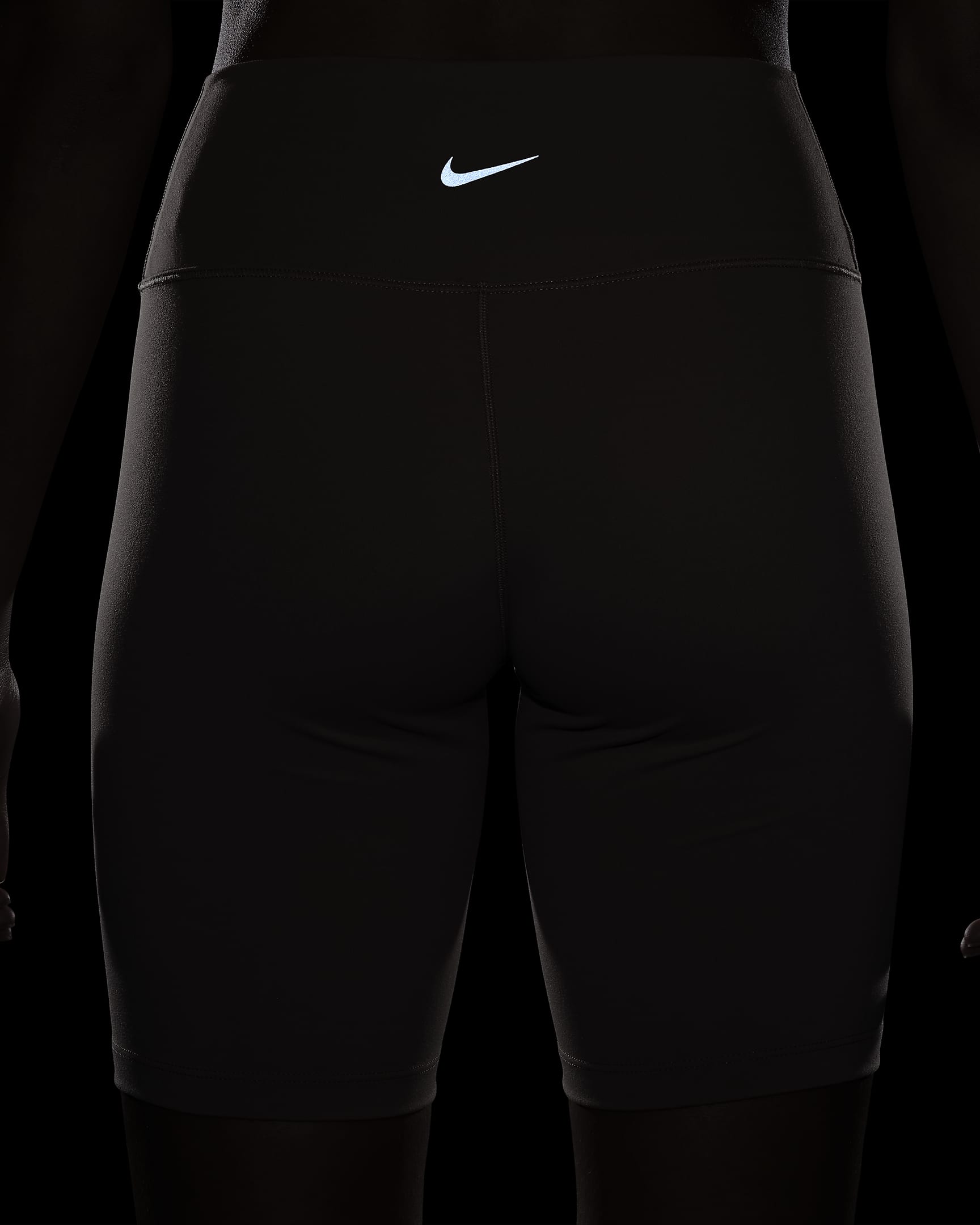 Nike One bikershorts met hoge taille voor dames (20 cm) - Desert Dust/Zwart