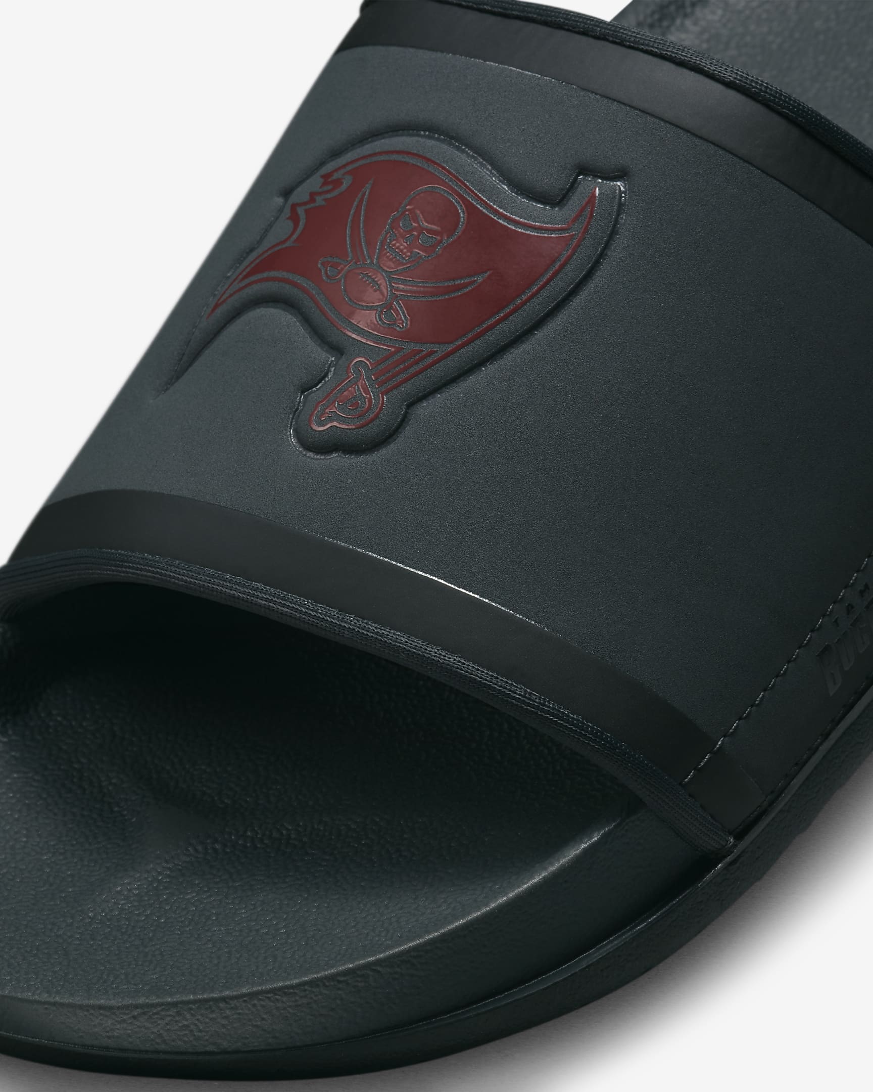 Nike Offcourt (NFL Tampa Bay Buccaneers) Slide. Nike.com