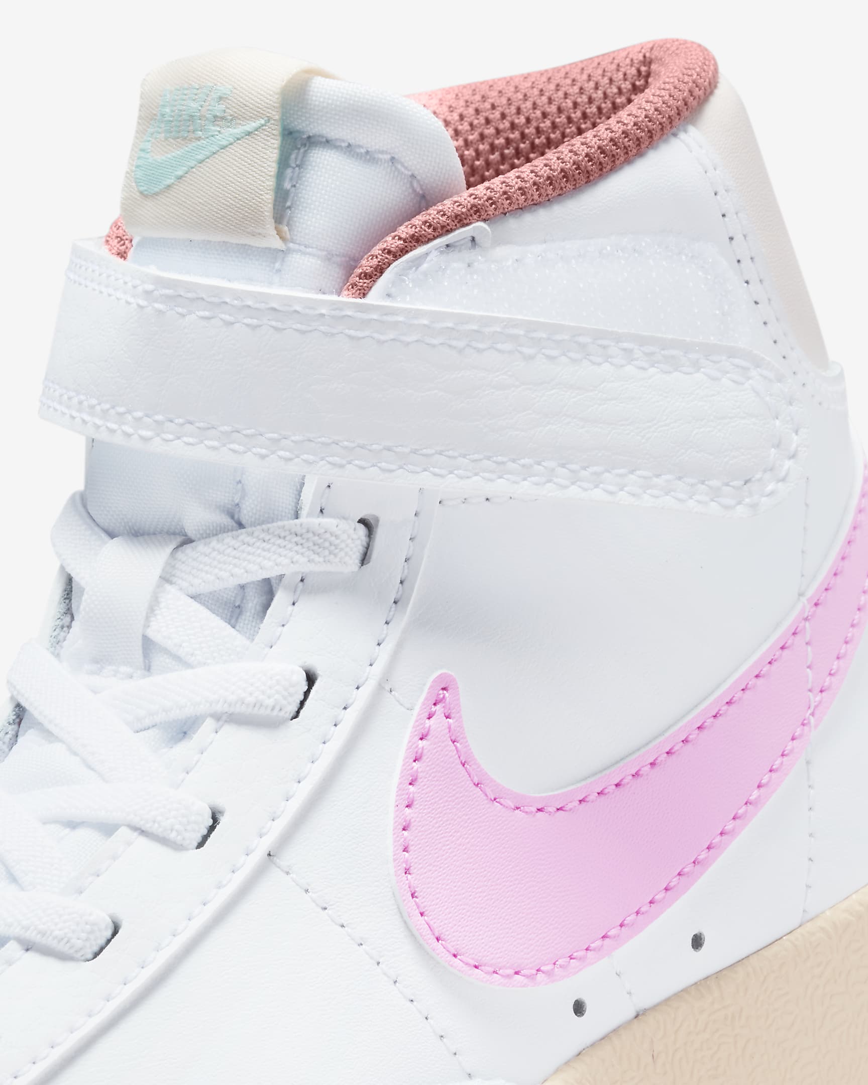 Nike Blazer Mid '77 Younger Kids' Shoes. Nike BG