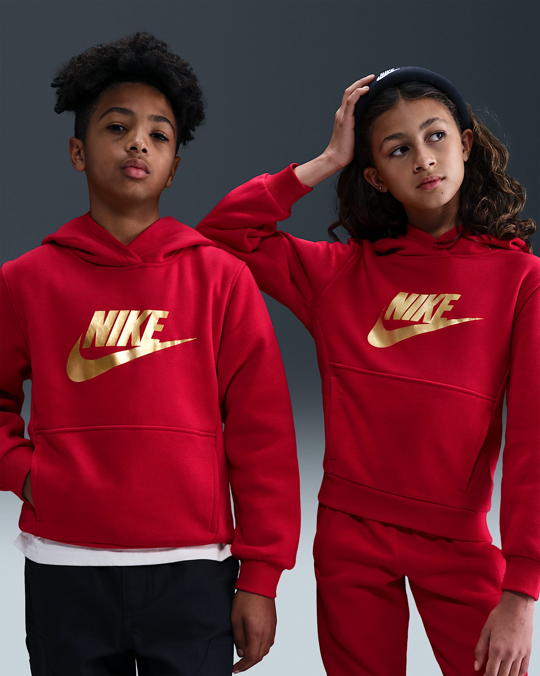 Nike Sportswear Club Fleece Big Kids' Hoodie - University Red/Metallic Gold