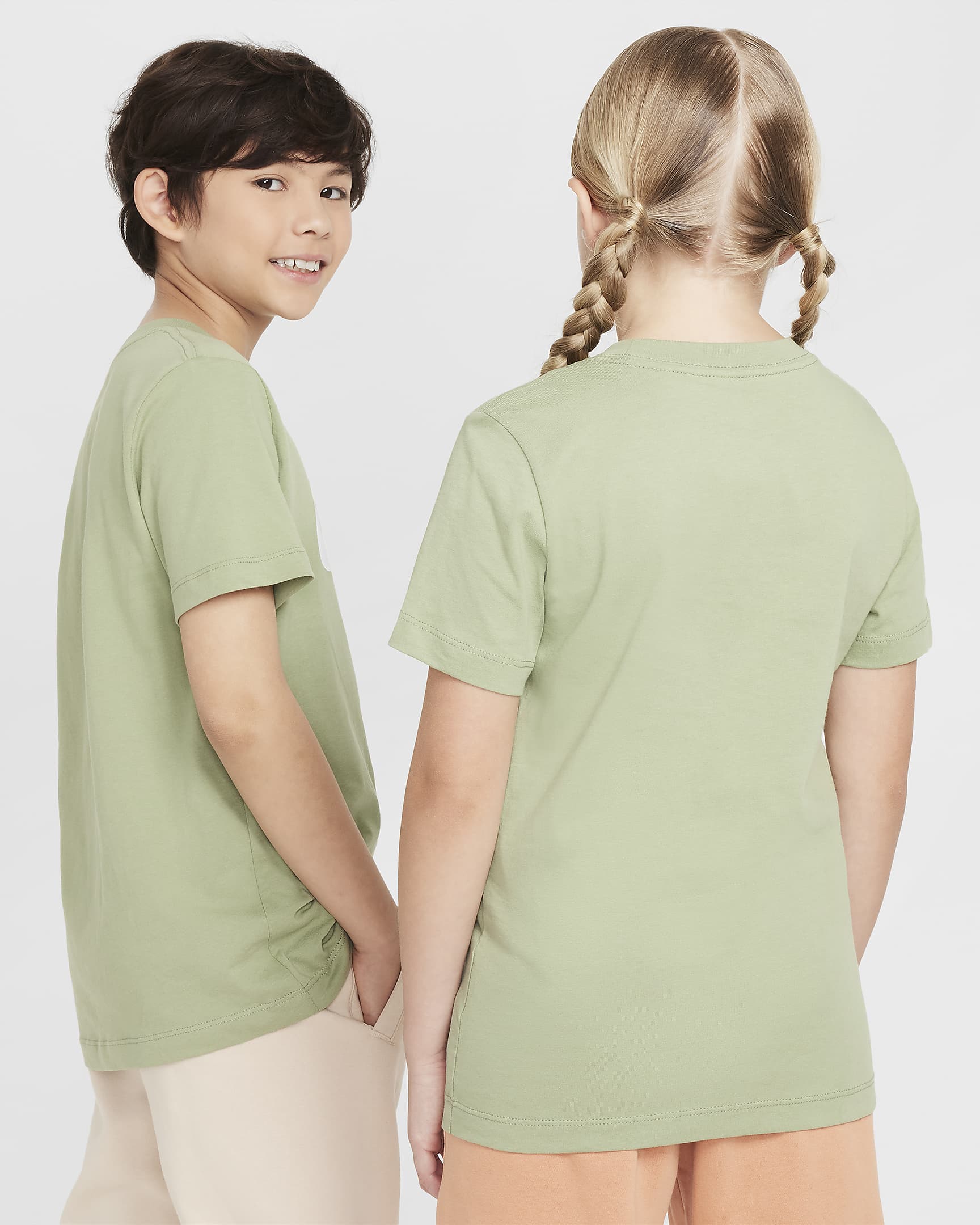 Nike Sportswear Older Kids' T-Shirt - Oil Green