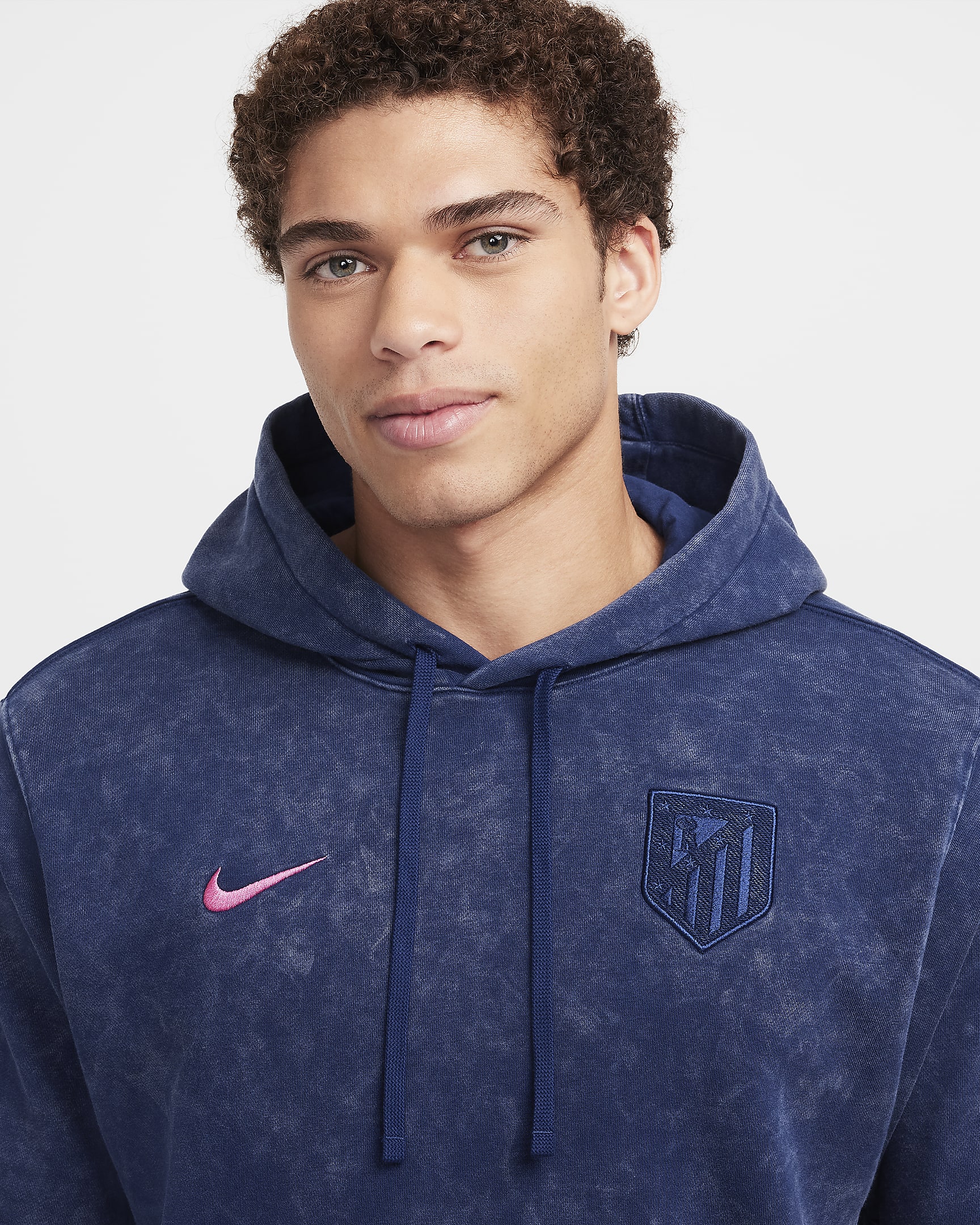 Atlético Madrid Club Third Men's Nike Football French Terry Pullover Hoodie - Blue Void/Pink Glow