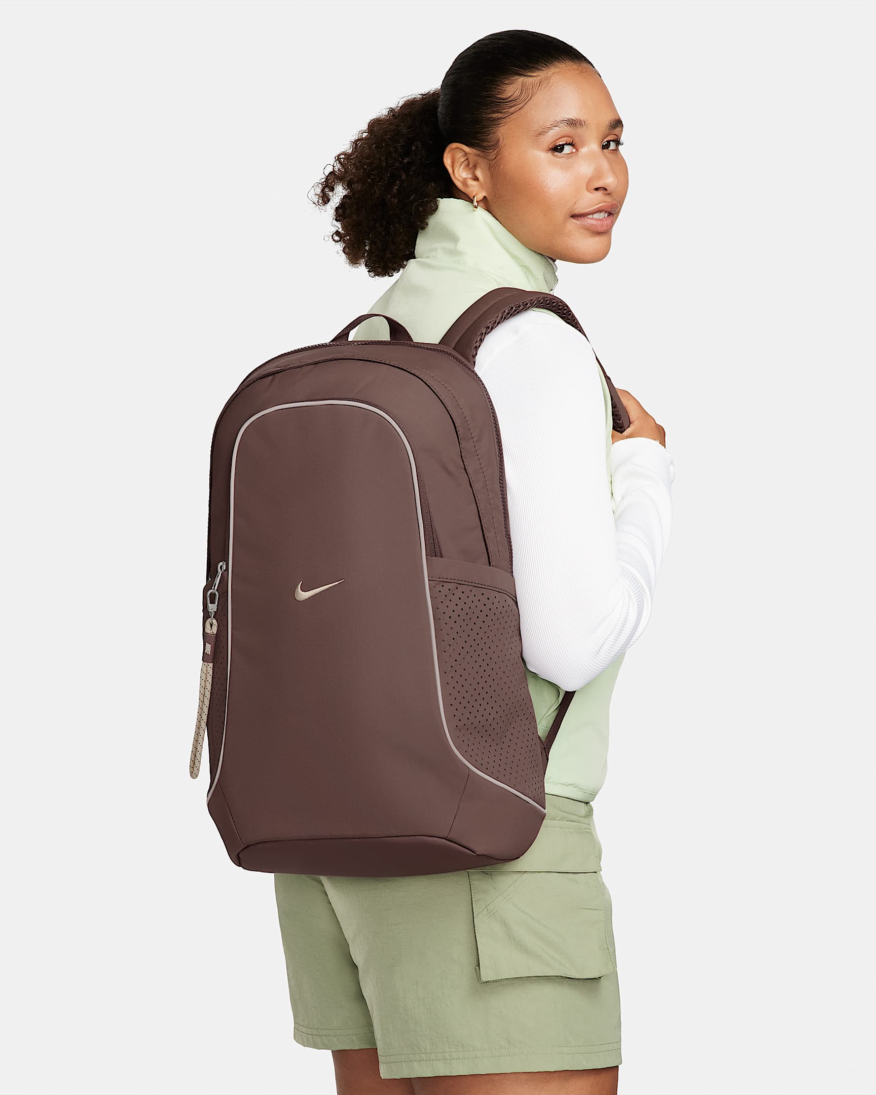 Nike Sportswear Essentials Backpack (20L). Nike NL