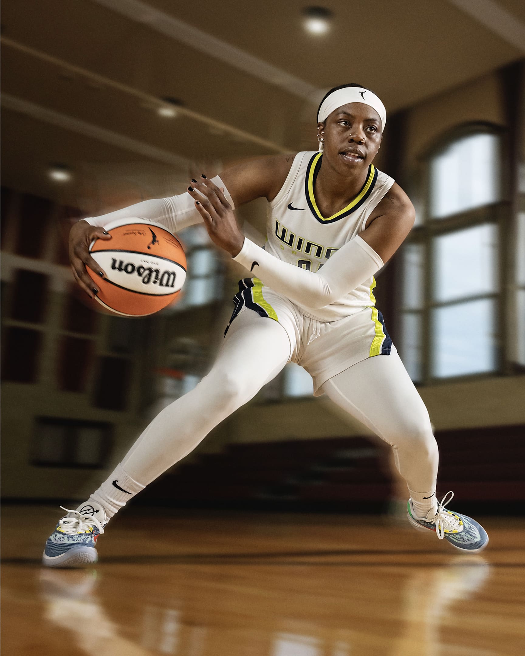womens basketball shoes low top