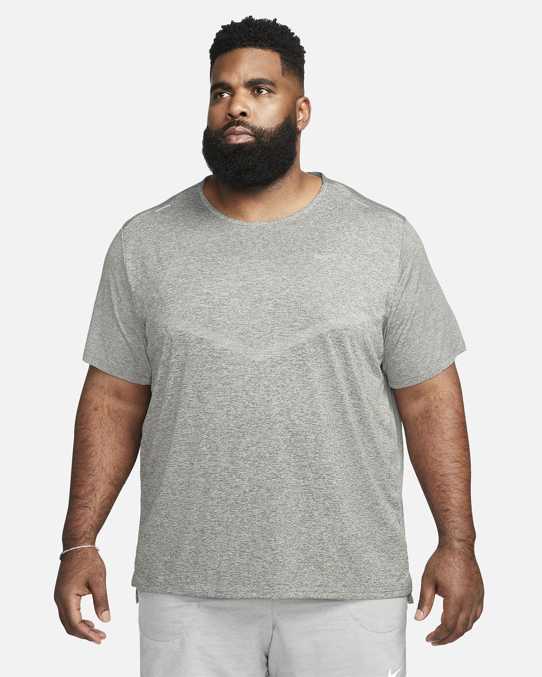 Playera de correr de manga corta Dri-FIT para hombre Nike Rise 365 - Gris humo/Jaspeado