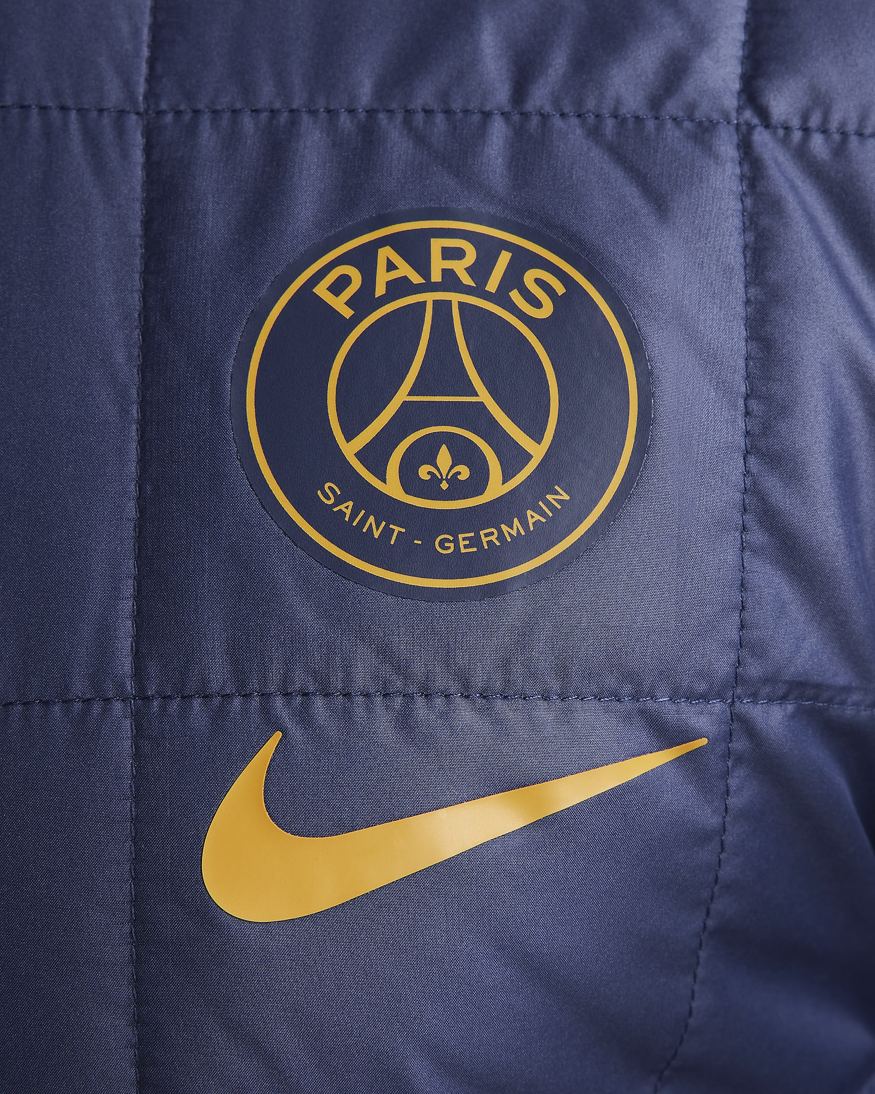 Paris Saint-Germain Men's Nike Fleece-Lined Hooded Jacket. Nike BE