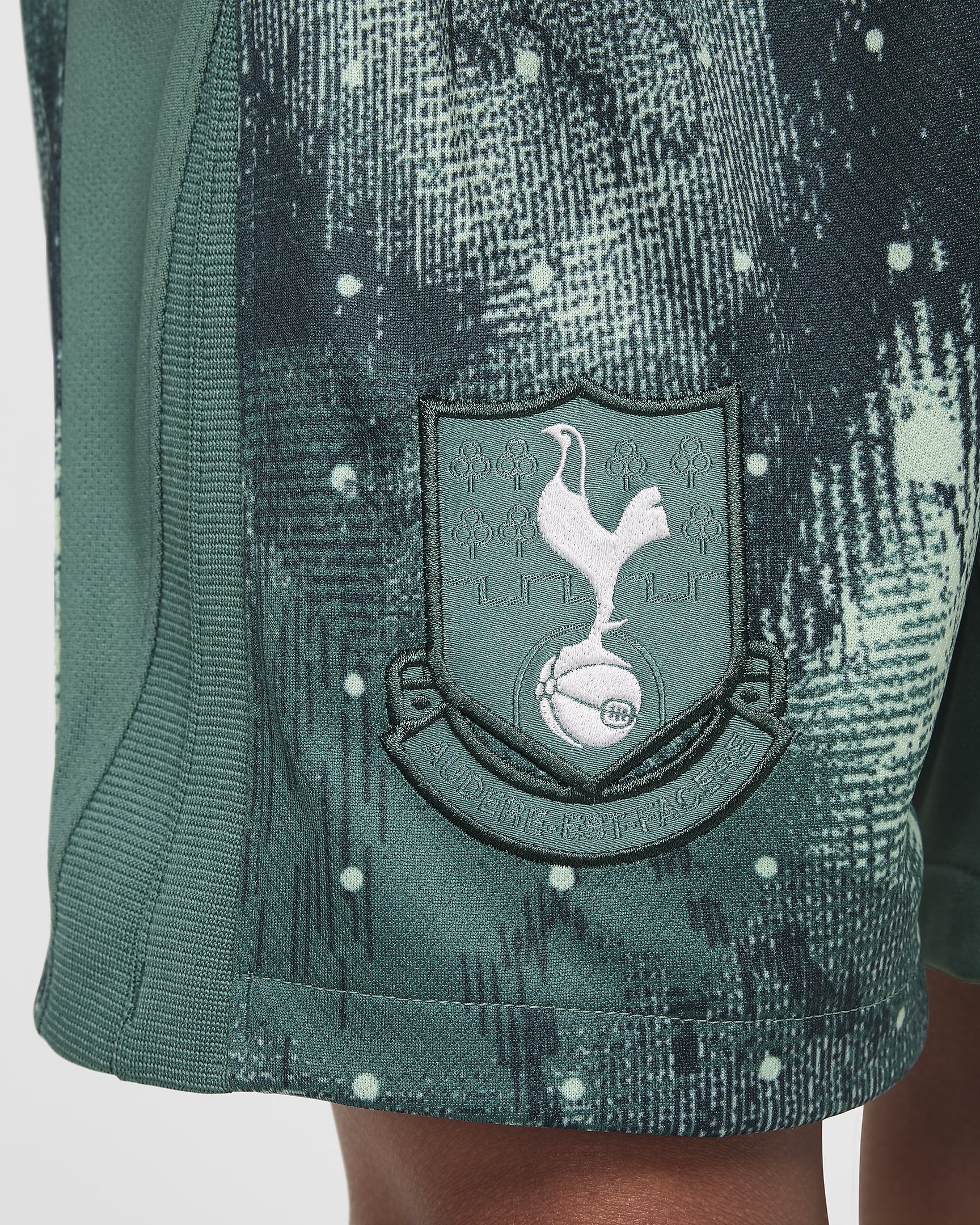 Shorts da calcio replica Nike Dri-FIT Tottenham Hotspur 2024/25 Stadium per ragazzo/a – Terza - Enamel Green/Bicoastal/Bianco