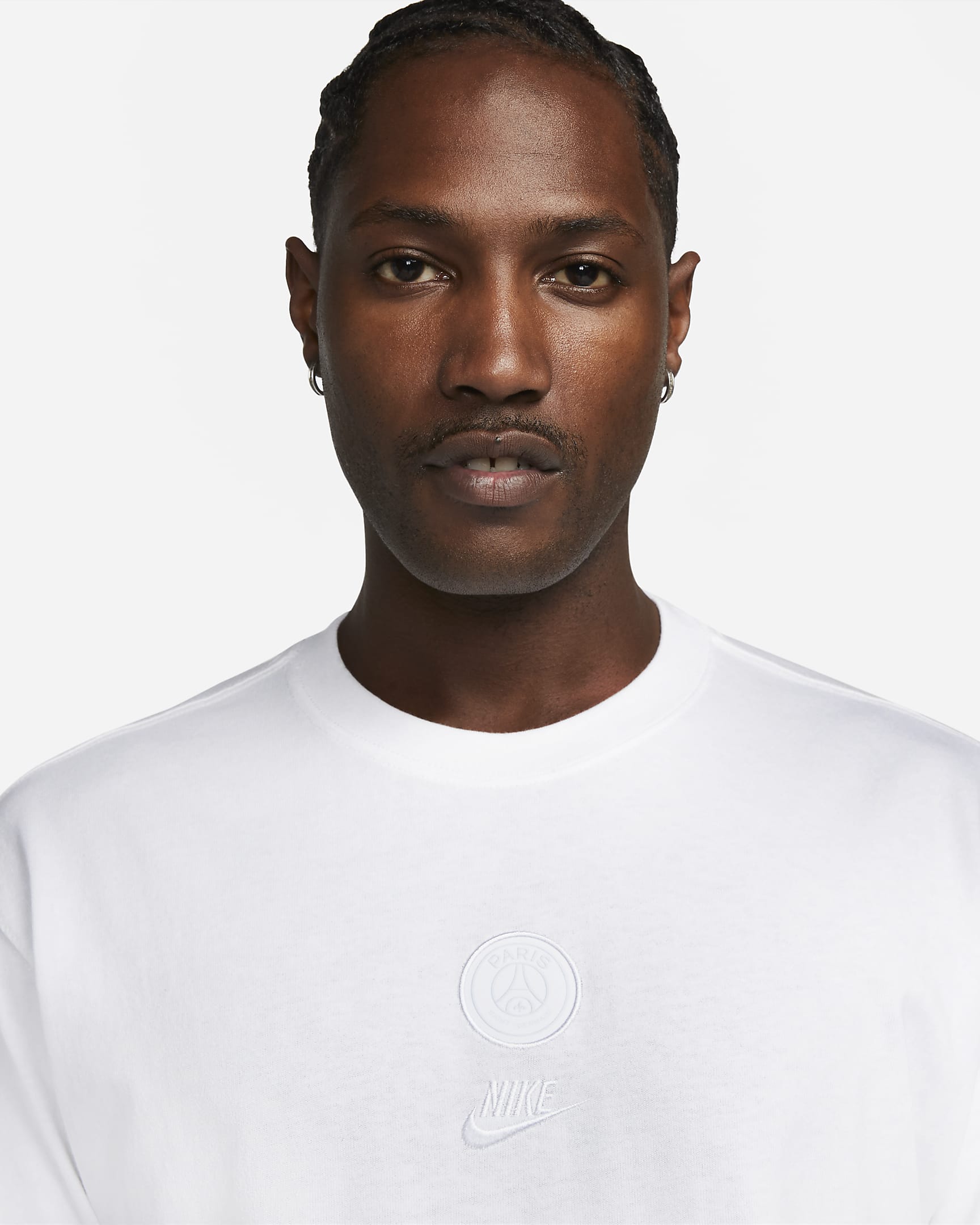 Paris Saint-Germain Premium Essentials Men's Nike Football T-Shirt. Nike UK