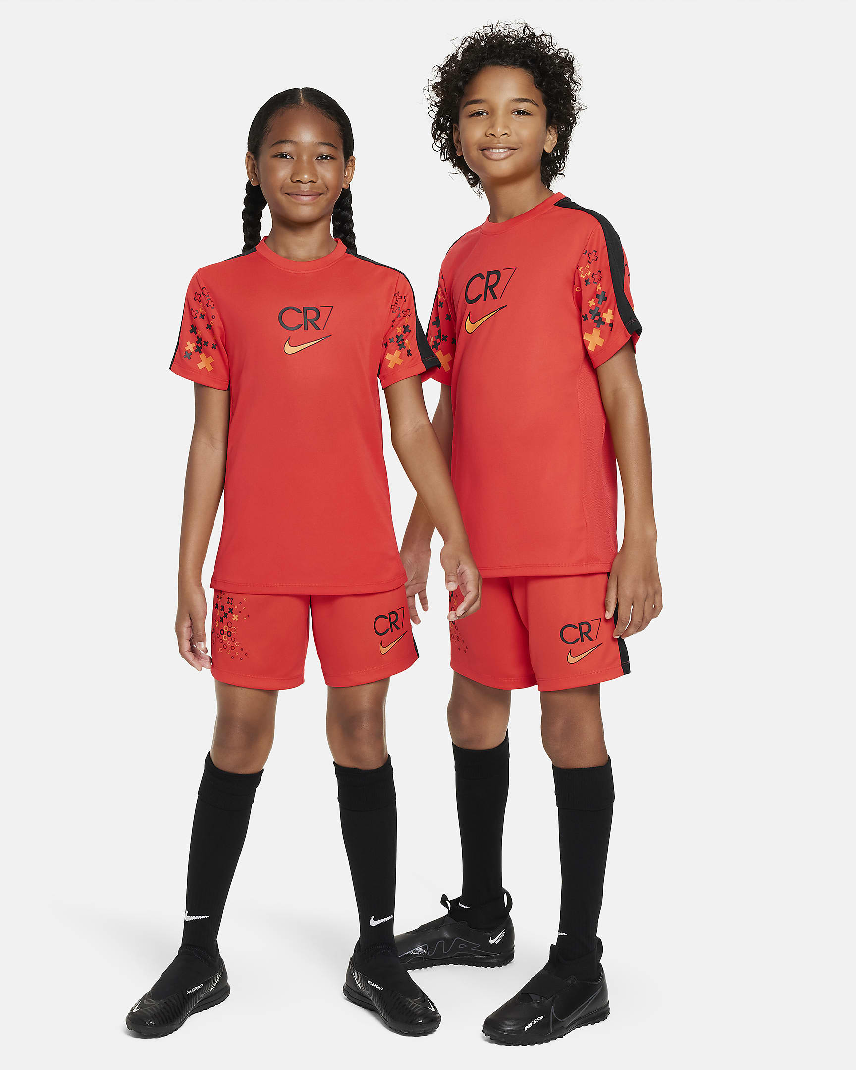 CR7 Older Kids' Dri-FIT Academy23 Football Shorts. Nike UK