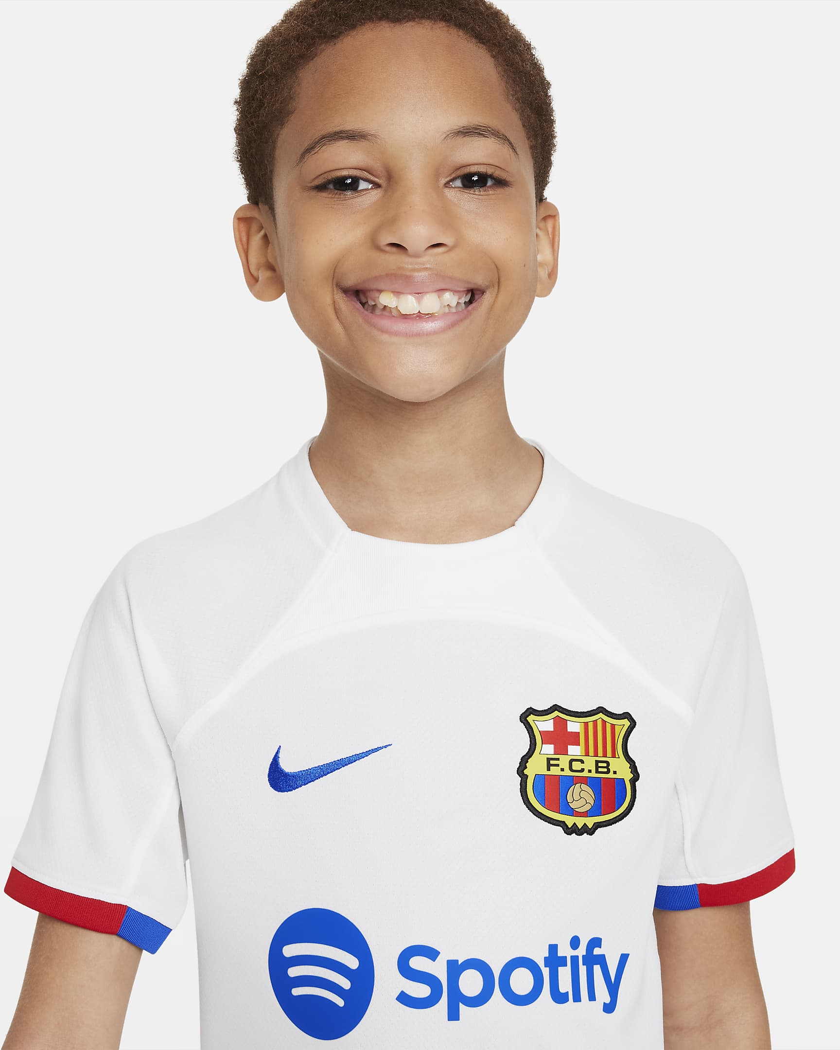 F.C. Barcelona 2023/24 Stadium Away Older Kids' Nike DriFIT Football