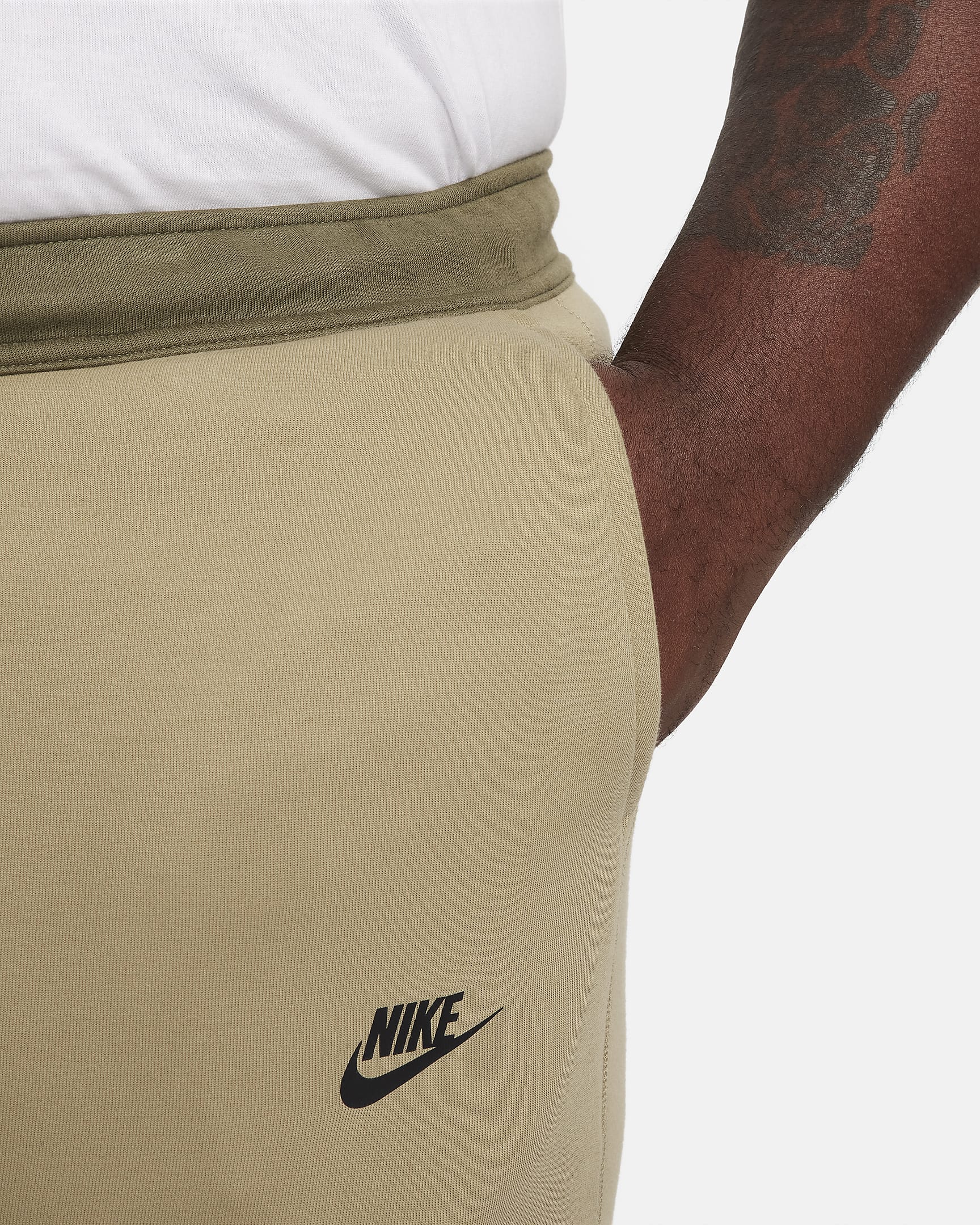 Pantalon de jogging Nike Sportswear Tech Fleece pour homme - Neutral Olive/Medium Olive/Noir