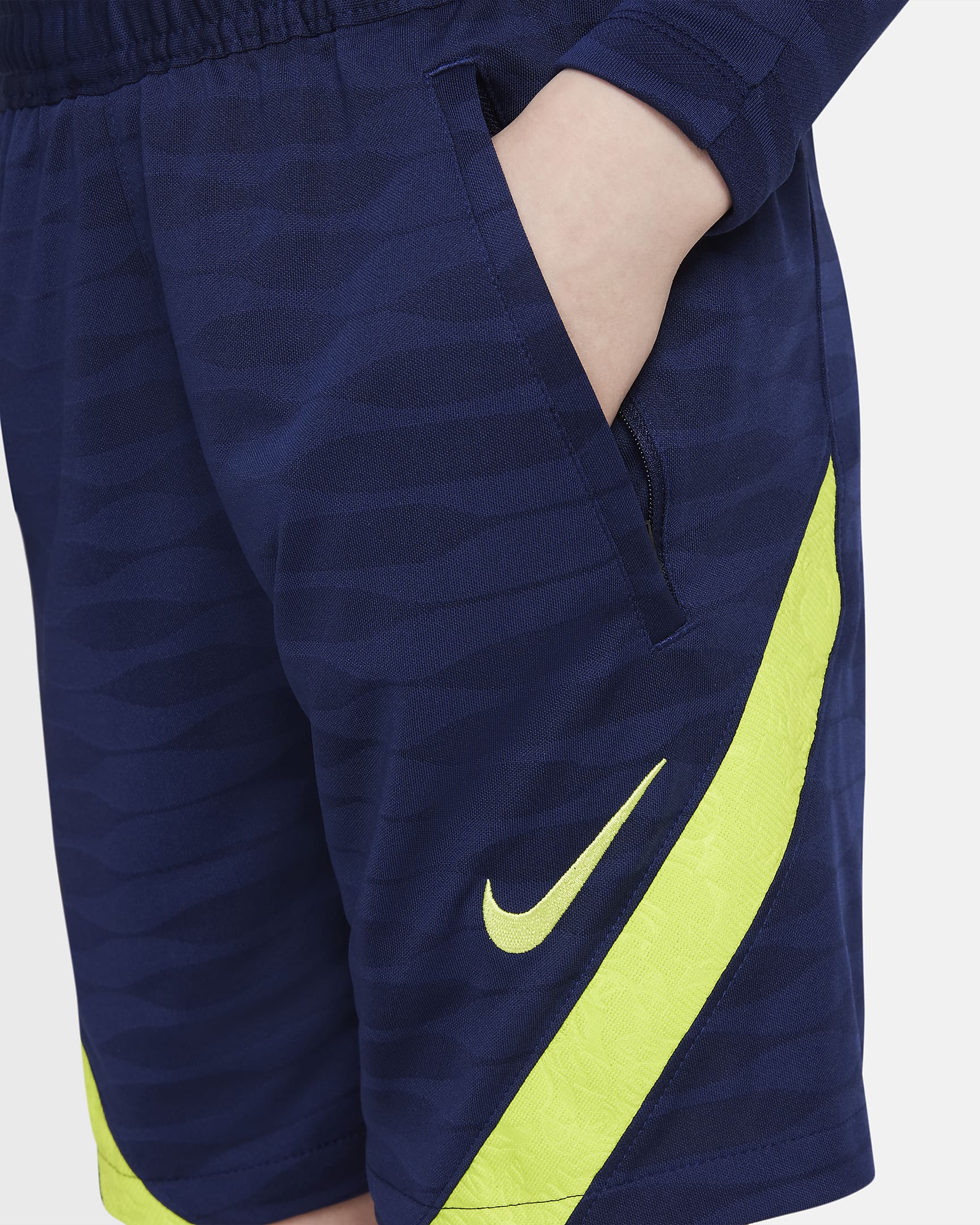 tottenham shorts nike
