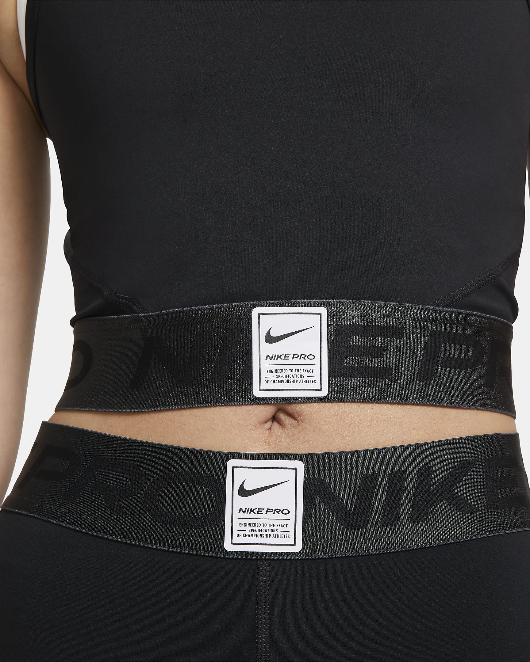 Canotta corta con grafica Nike Pro Dri-FIT – Donna - Nero/Dark Smoke Grey/Bianco