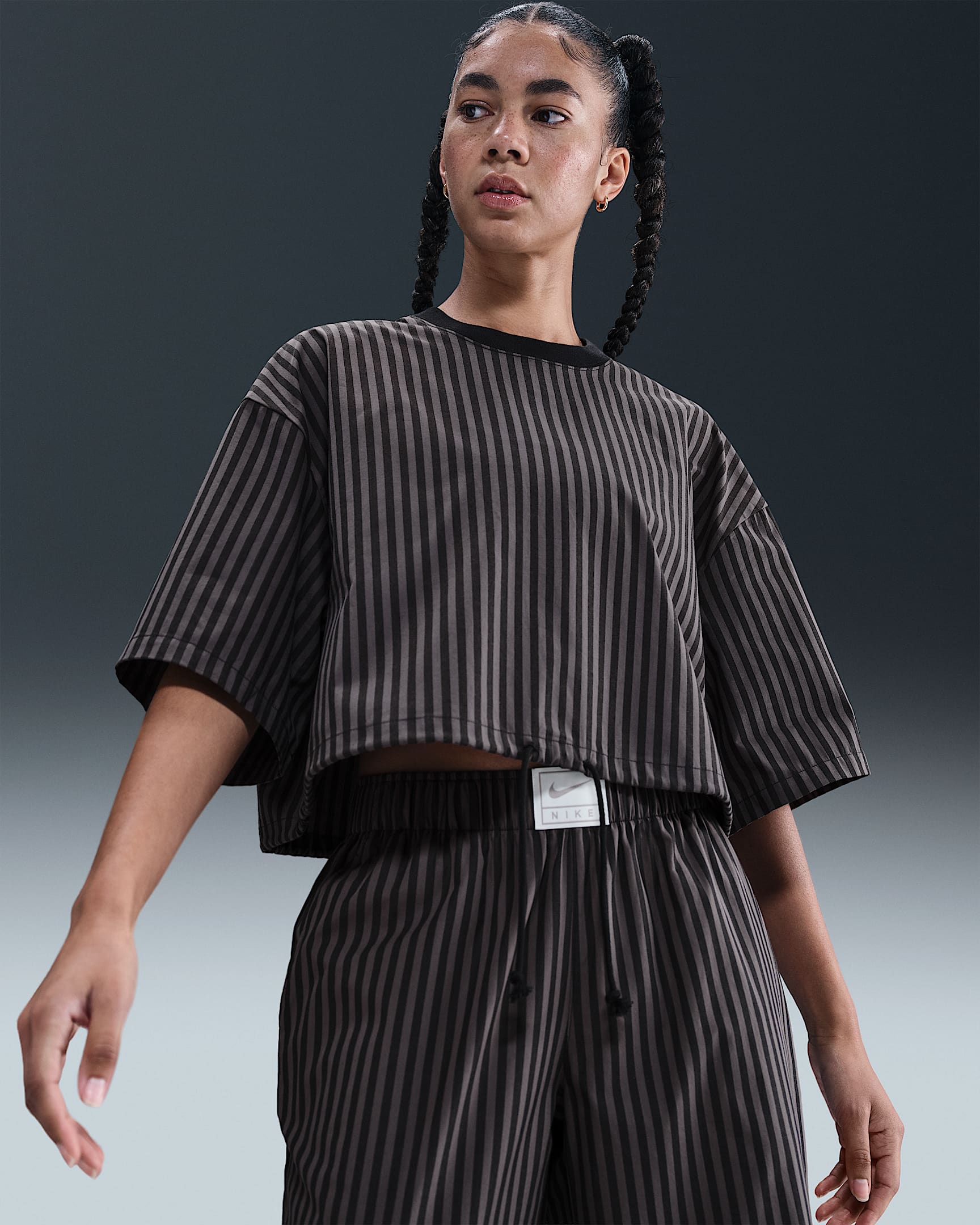 Haut ample à rayures Nike Sportswear Chill Poplin pour femme - Noir/Thunder Grey/Noir