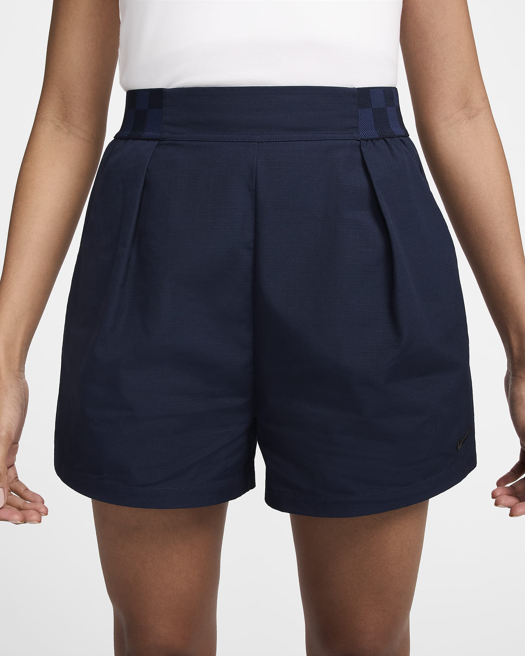 Nike Sportswear Collection Women's High-Waisted 7.5cm (approx.) Trouser Shorts - Obsidian/Black