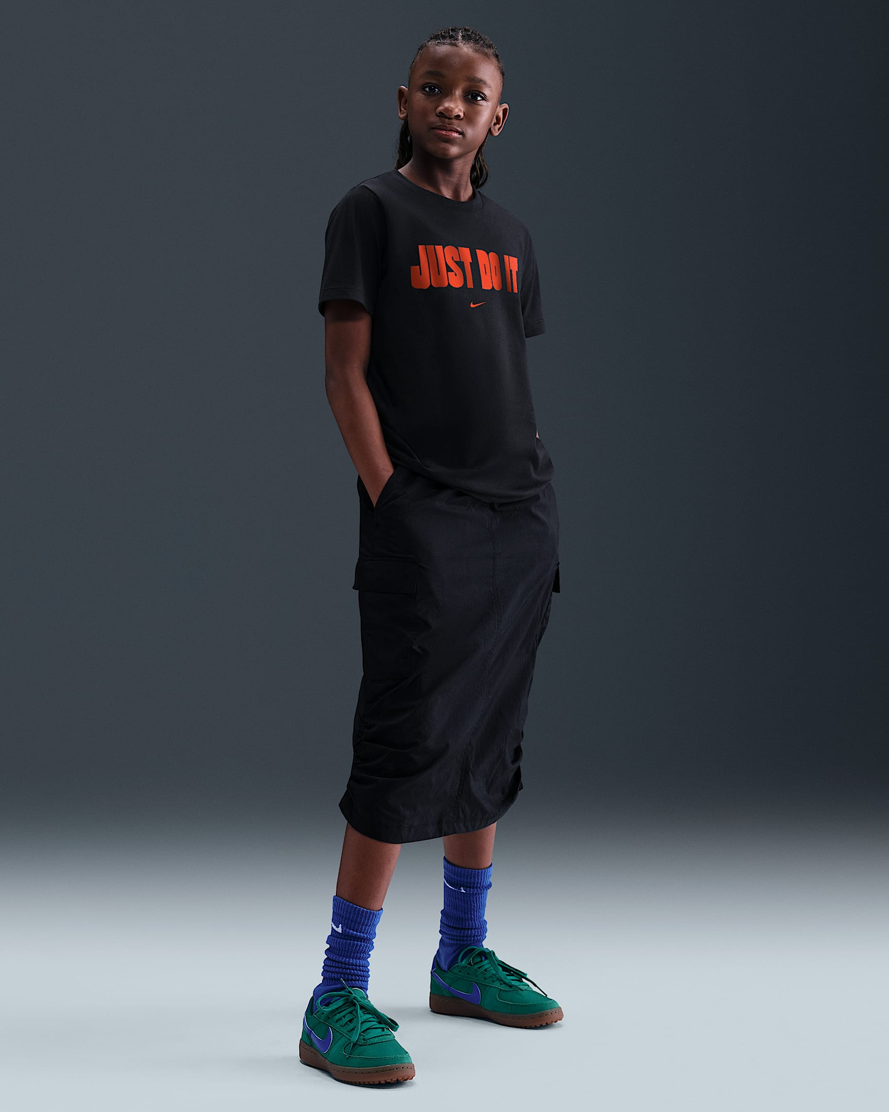 Playera para niños talla grande Nike Sportswear - Negro