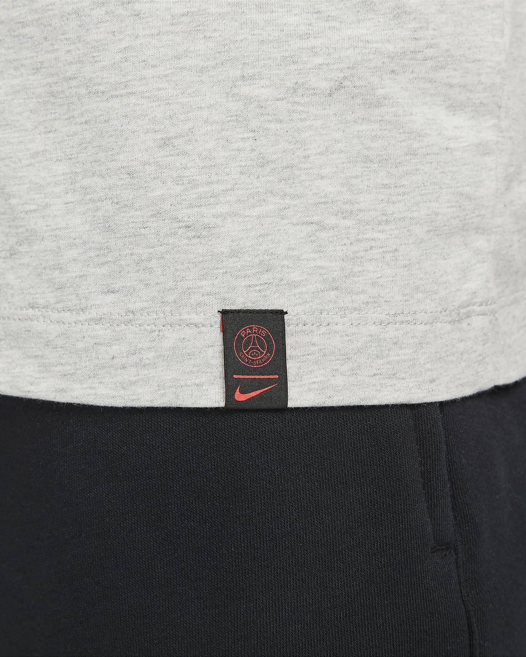 Paris Saint-Germain Men's Football T-Shirt. Nike IN