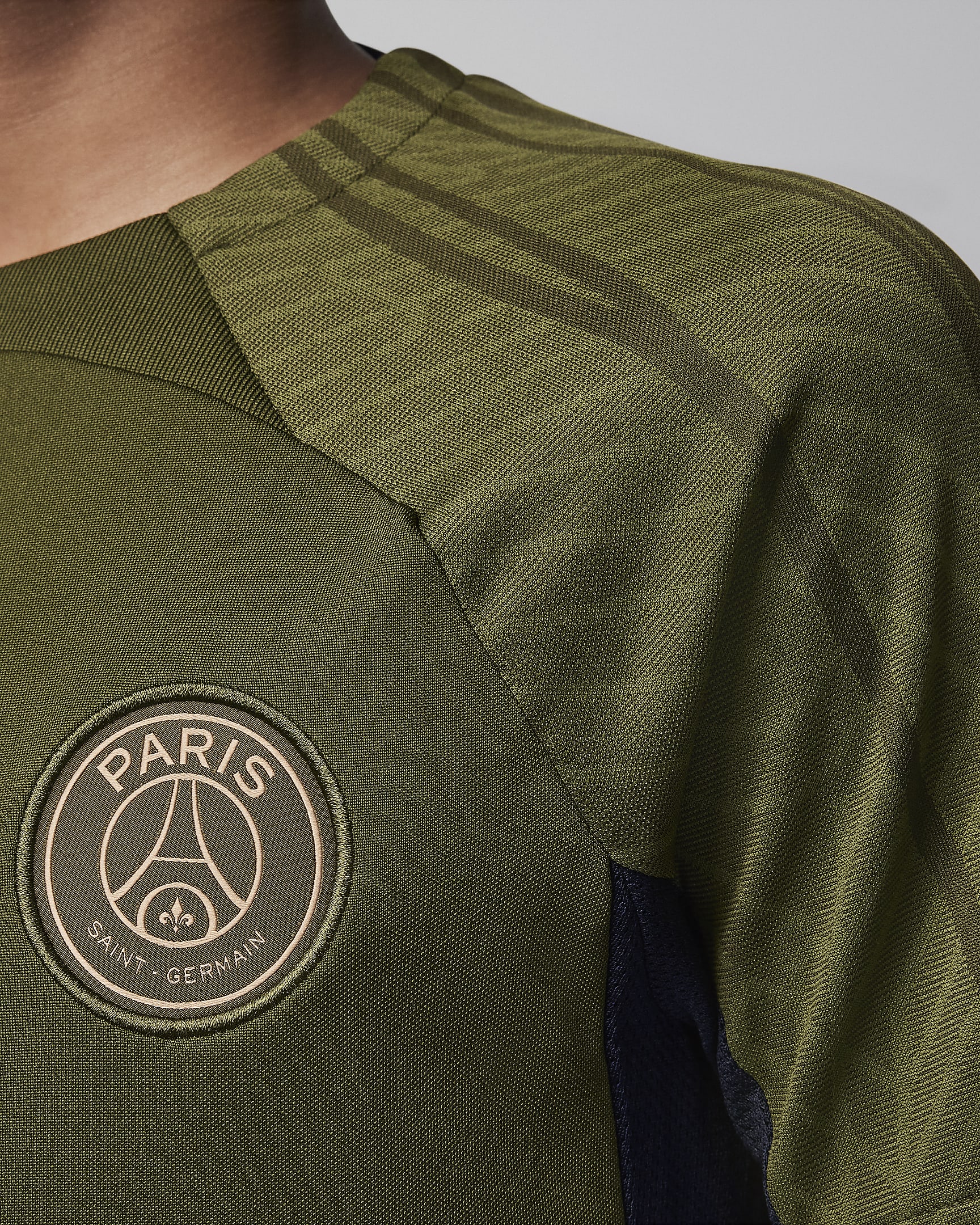 Paris Saint-Germain Strike Fourth Big Kids' Jordan Dri-FIT Soccer Knit Top - Rough Green/Rough Green/Dark Obsidian/Hemp