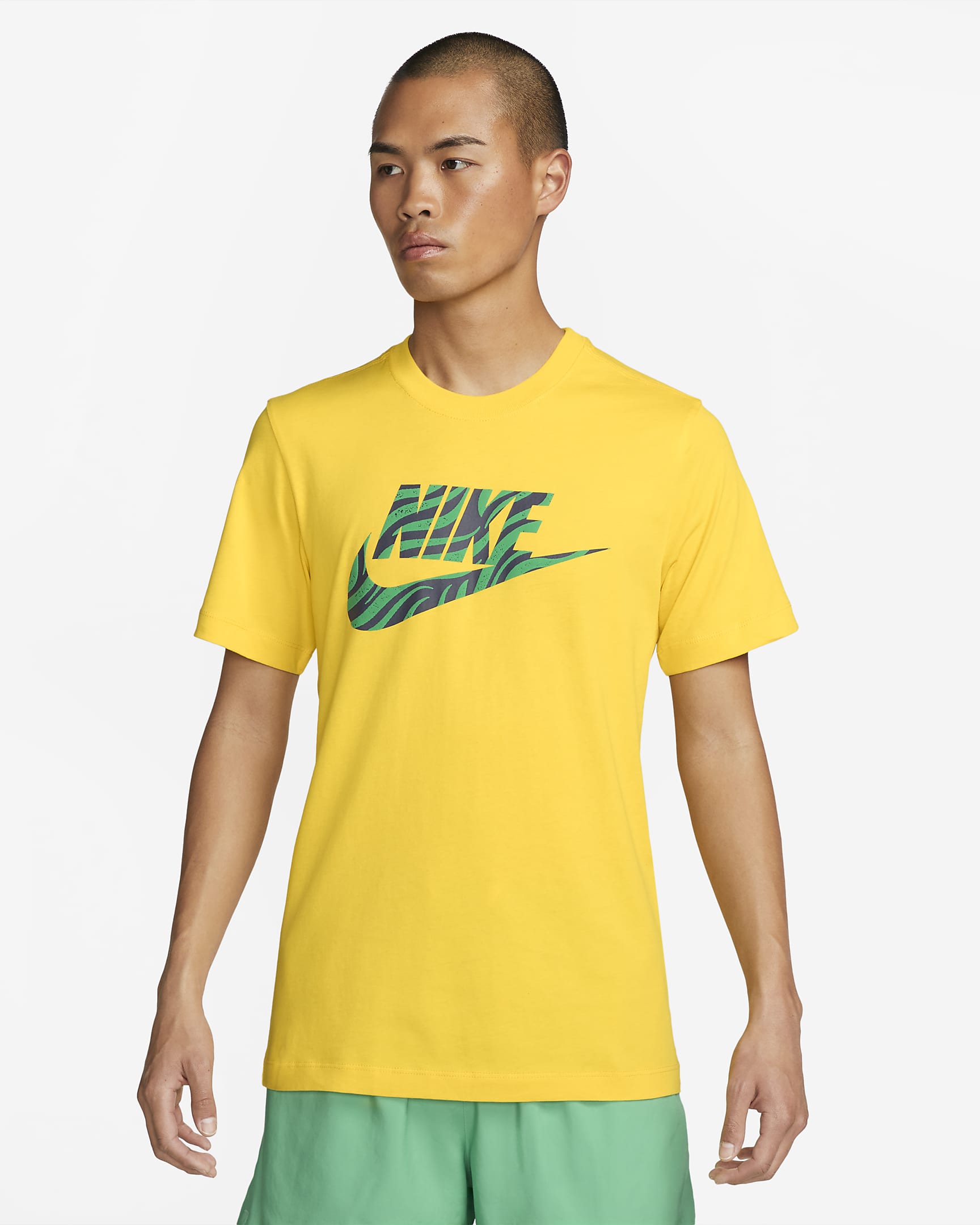Nike Sportswear Men's T-Shirt. Nike VN