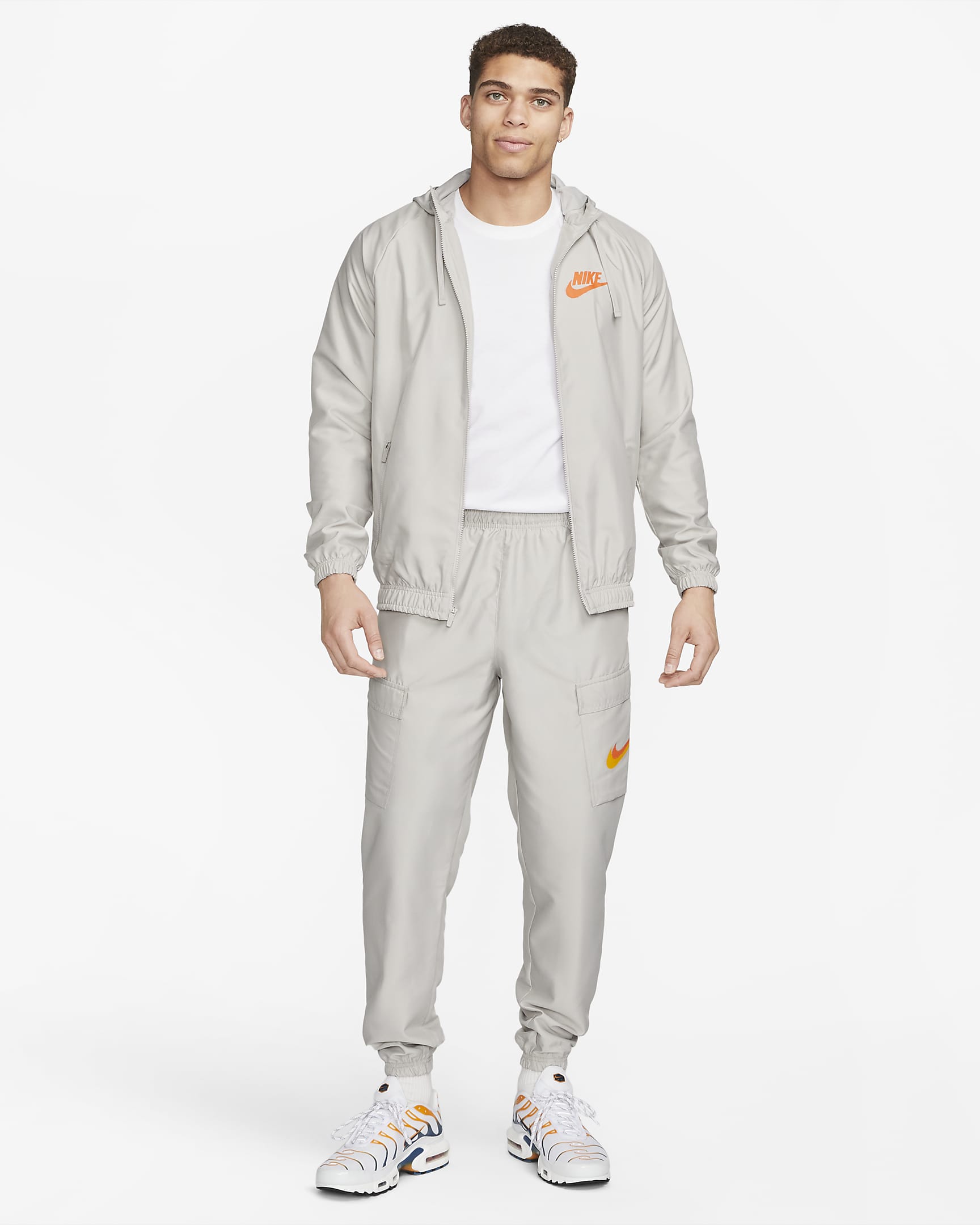 Nike Sportswear Men's Woven Cargo Trousers. Nike SI