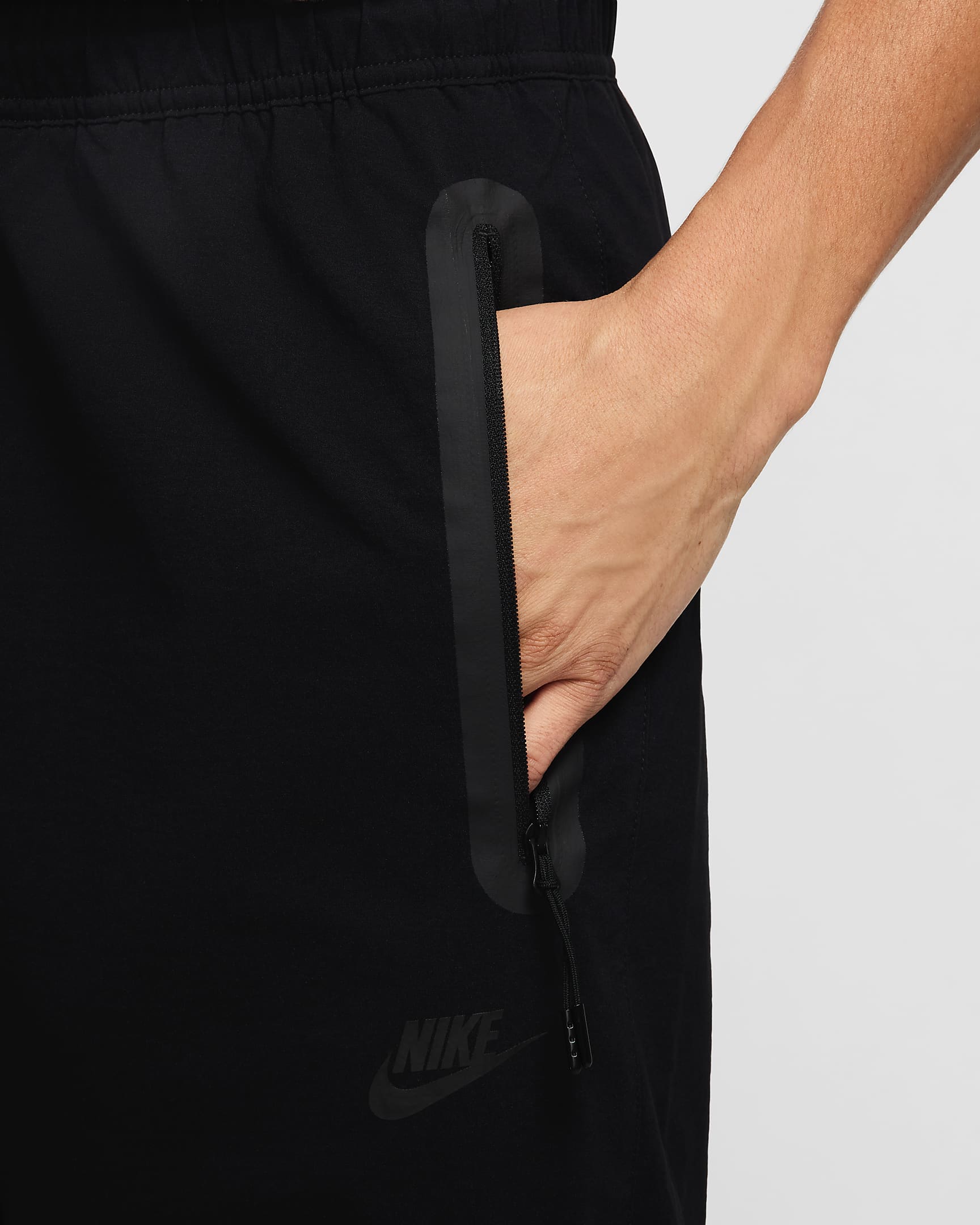 Nike Tech szőtt férfinadrág - Fekete/Fekete