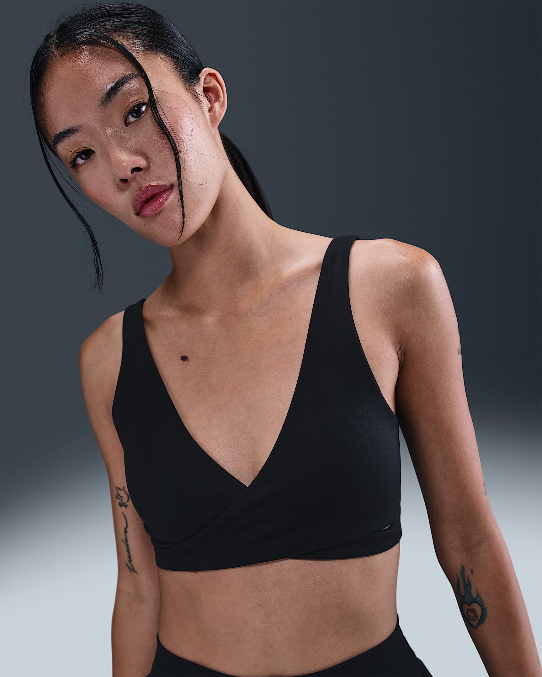 สปอร์ตบราผู้หญิงซัพพอร์ตบางเบาเสริมฟองน้ำ Nike One - ดำ/Dark Smoke Grey