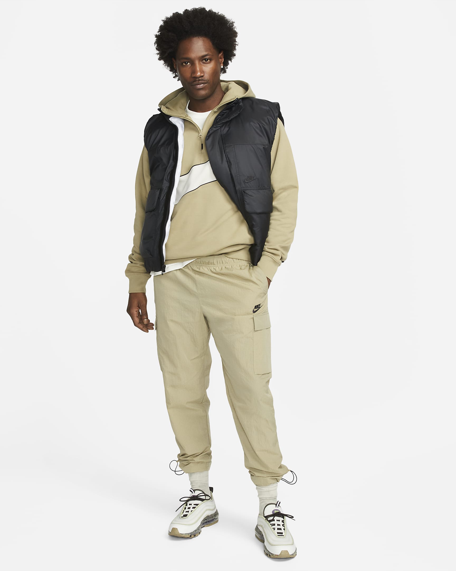 Nike Sportswear Repeat Men's Lightweight Woven Trousers. Nike PT