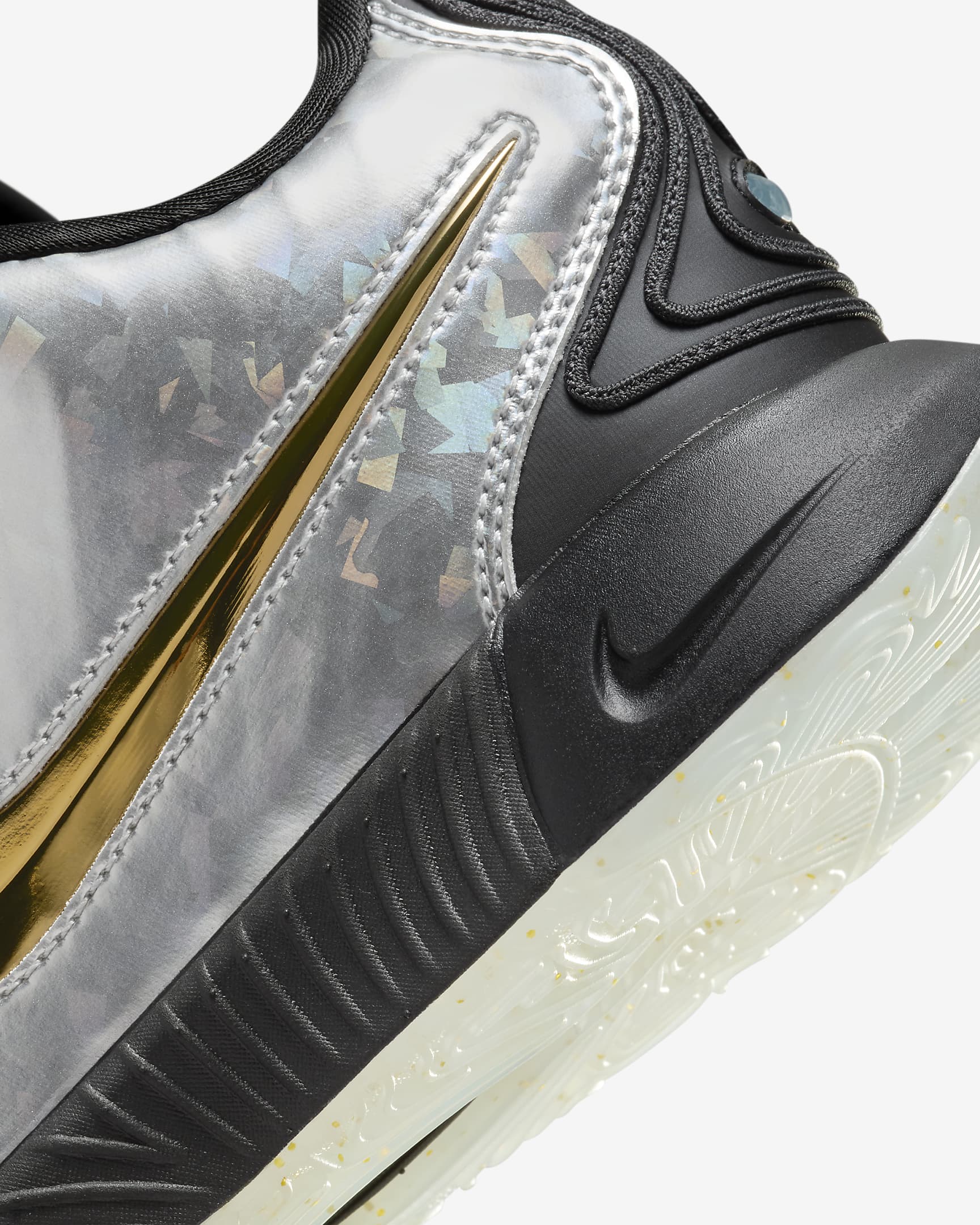 LeBron XXI SE Big Kids' Basketball Shoes. Nike JP