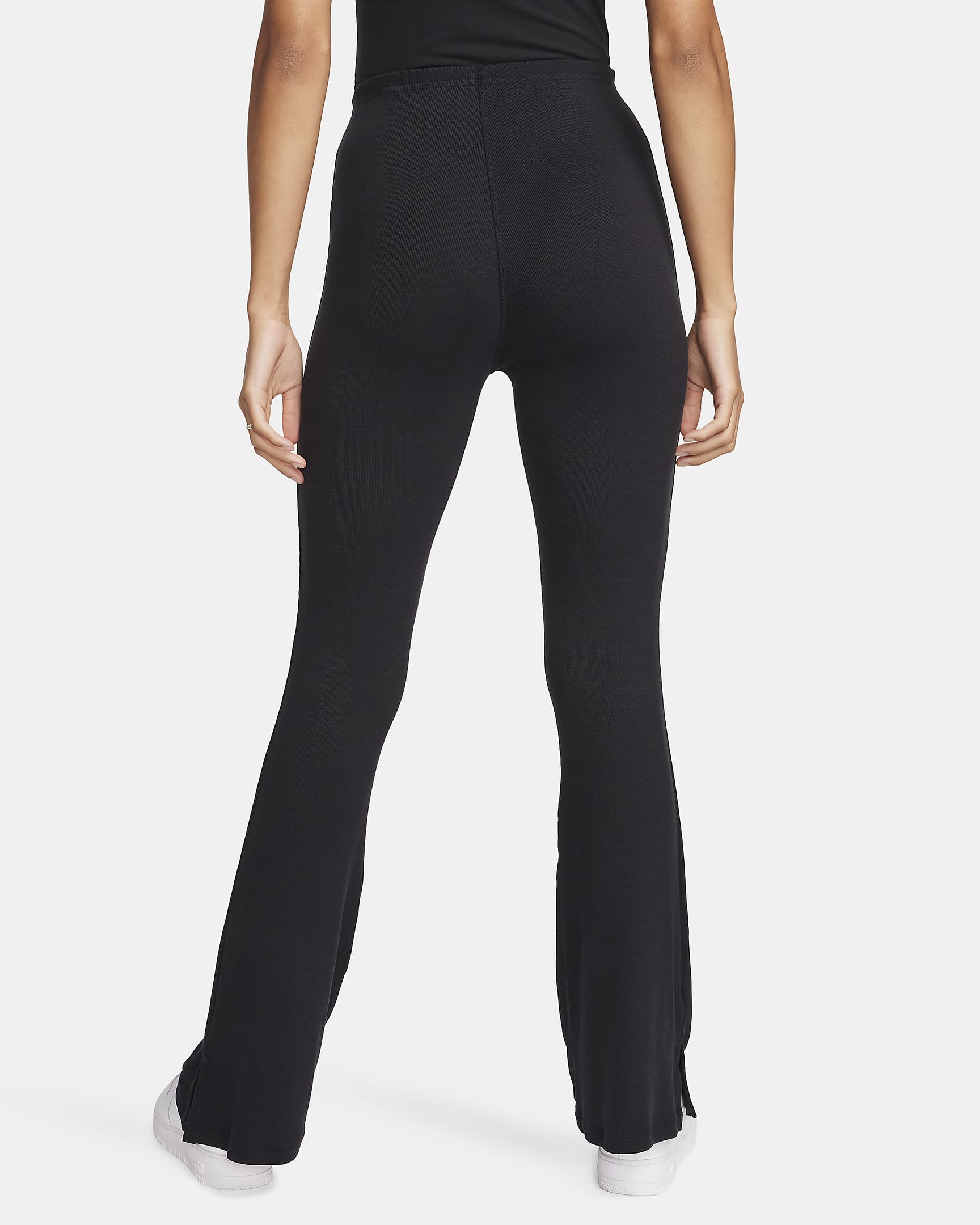 Nike Sportswear Chill Knit Leggings acampanados con elástico mini y ajuste ceñido - Mujer - Negro/Sail