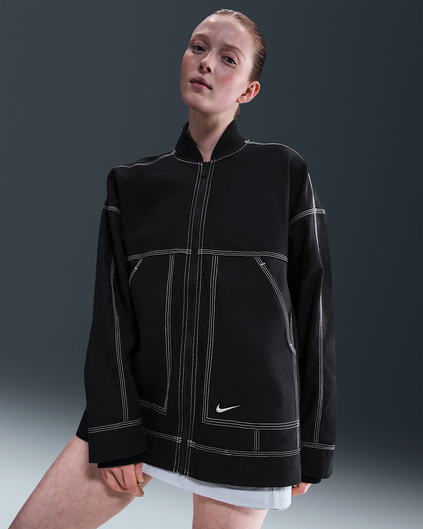 Chamarra cargo con gráfico oversized para mujer Nike Sportswear - Negro/Blanco cumbre