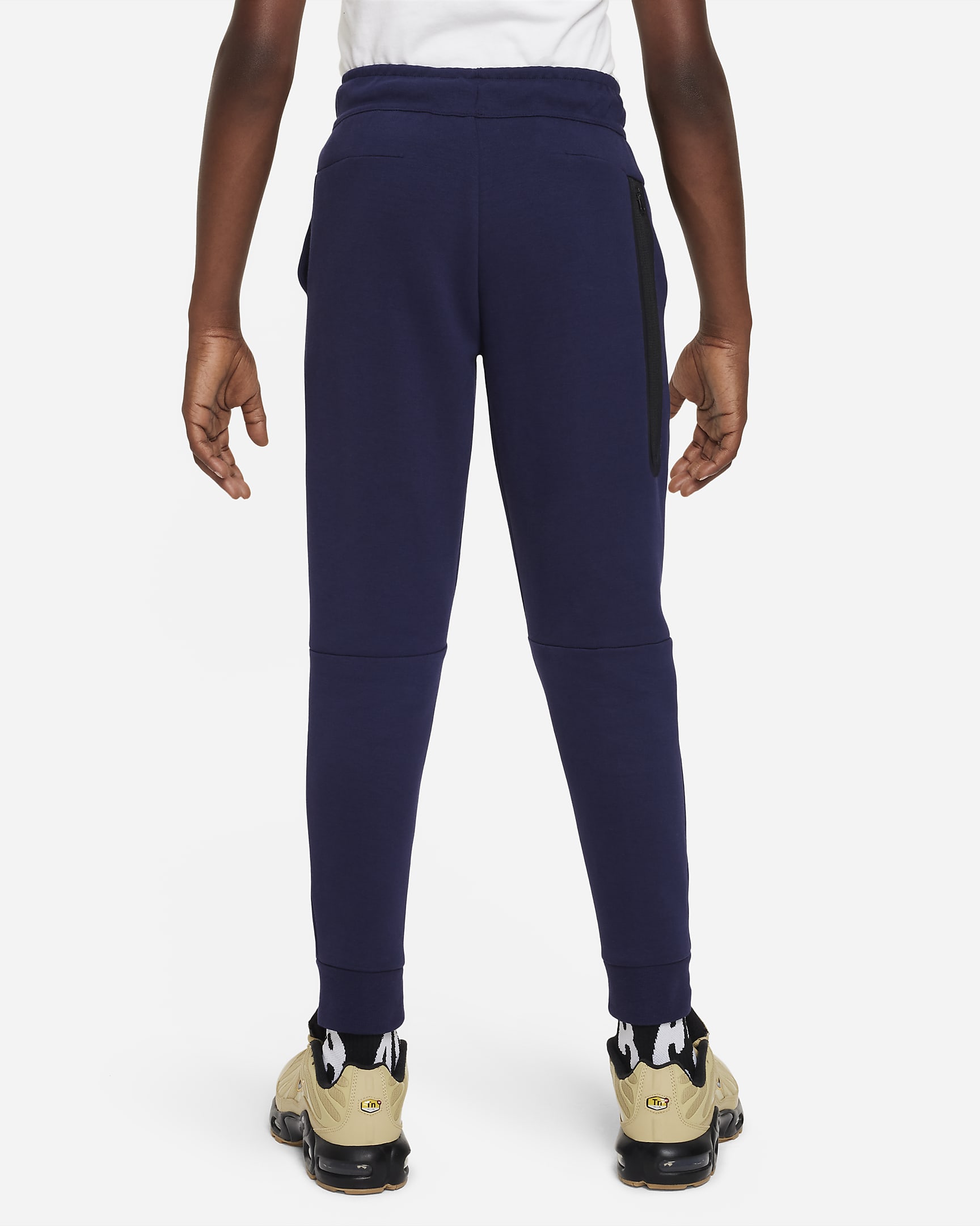 Paris SaintGermain Tech Fleece Older Kids' (Boys') Nike Football Pants. Nike SE