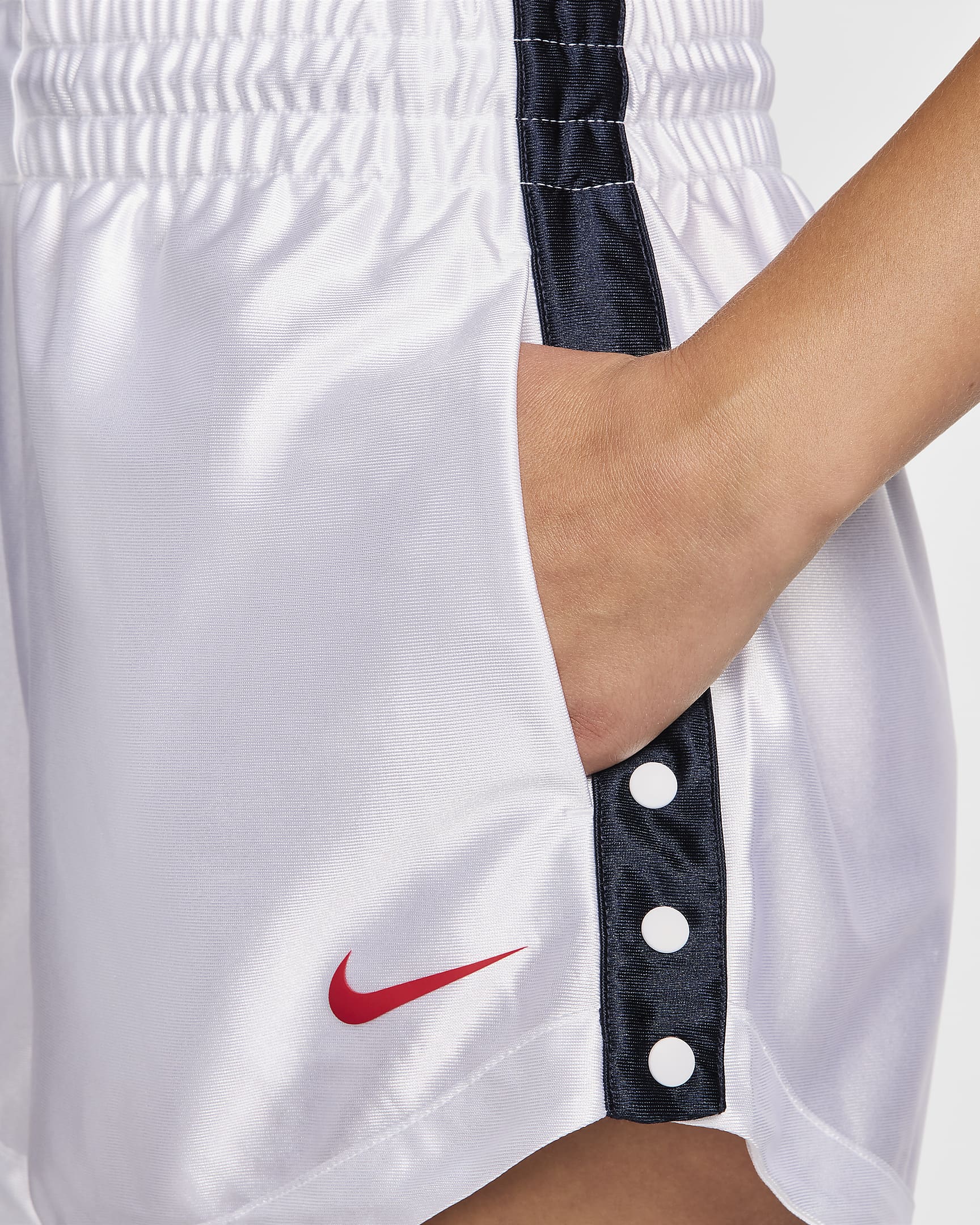 Shorts de básquetbol Nike de tiro alto para mujer USA Village - Blanco/Obsidiana/Blanco/Rojo deportivo