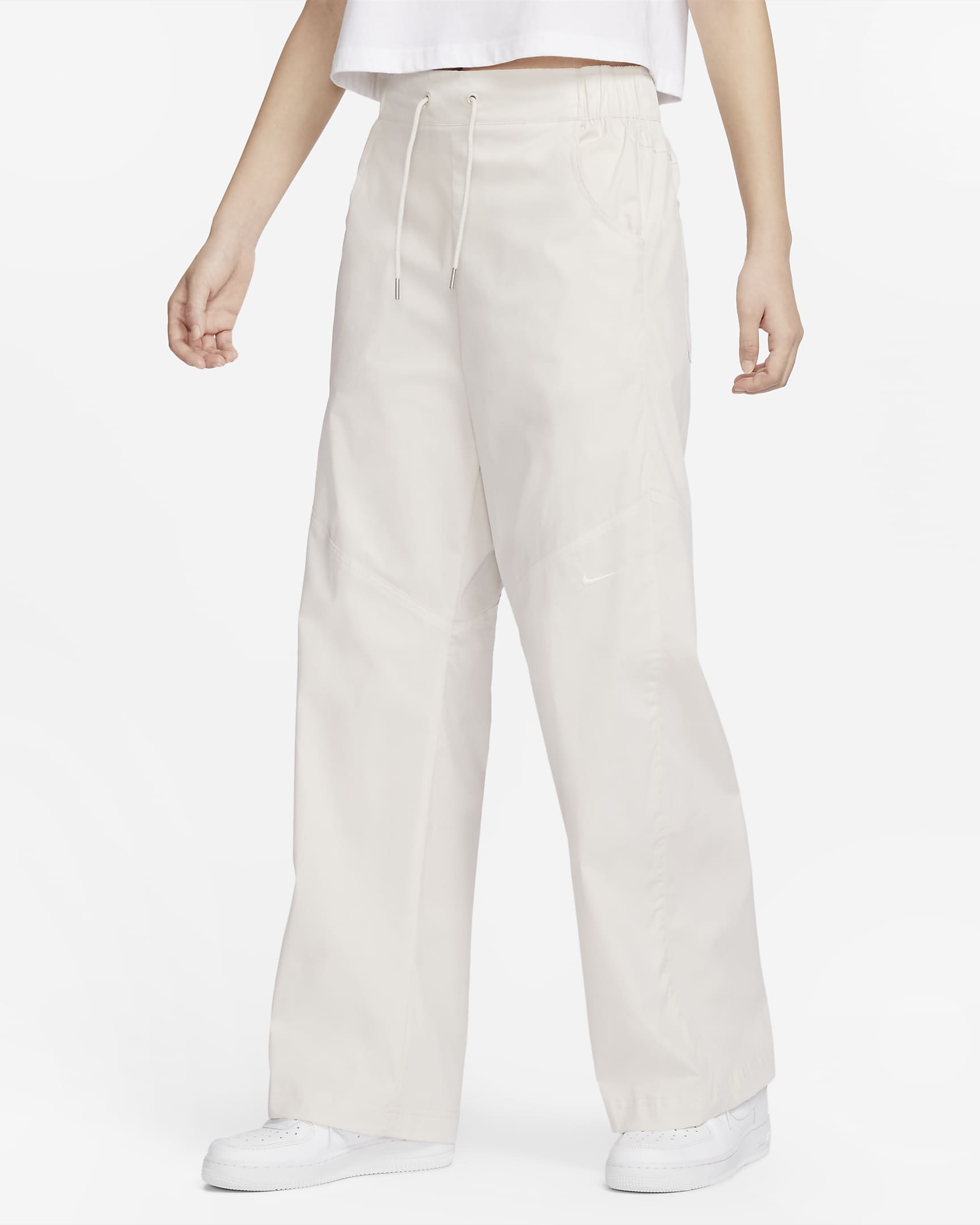 Nike Sportswear Essential Women's Woven High-Waisted Trousers. Nike MY