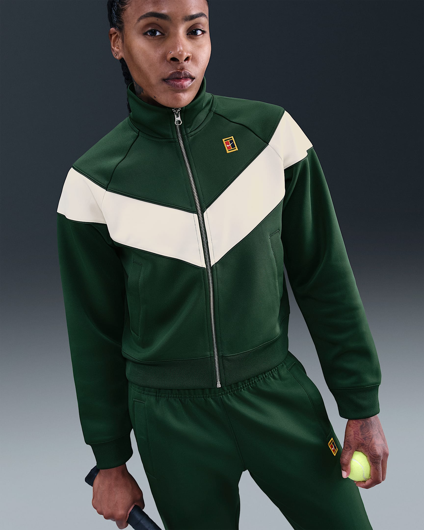 NikeCourt Heritage Windrunner Women's Tennis Jacket - Fir