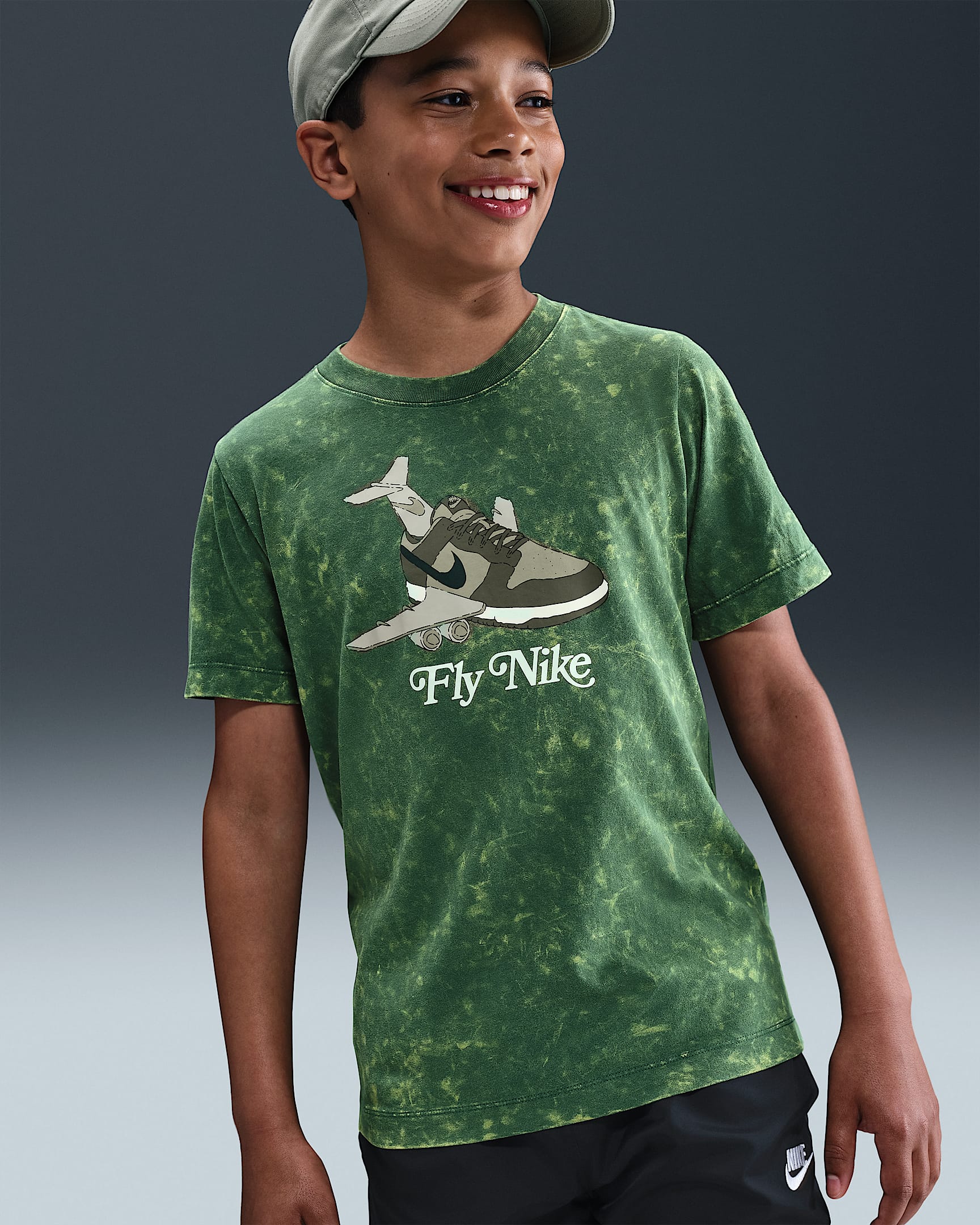 Nike Sportswear Older Kids' T-Shirt - Fir