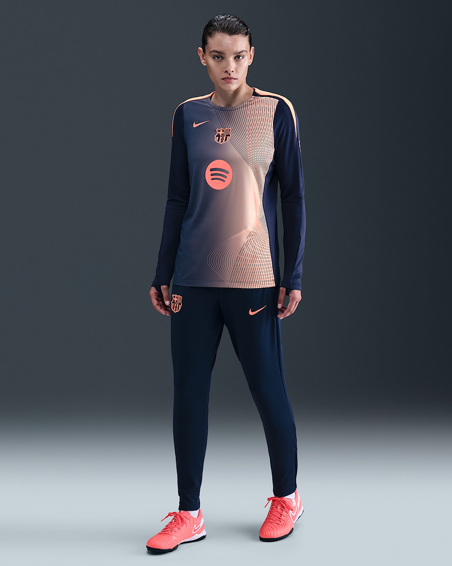 FC Barcelona Strike Üçüncü Nike Dri-FIT Total 90 Örgü Kadın Futbol Eşofman Altı - Midnight Navy/Bright Mango/Bright Mango