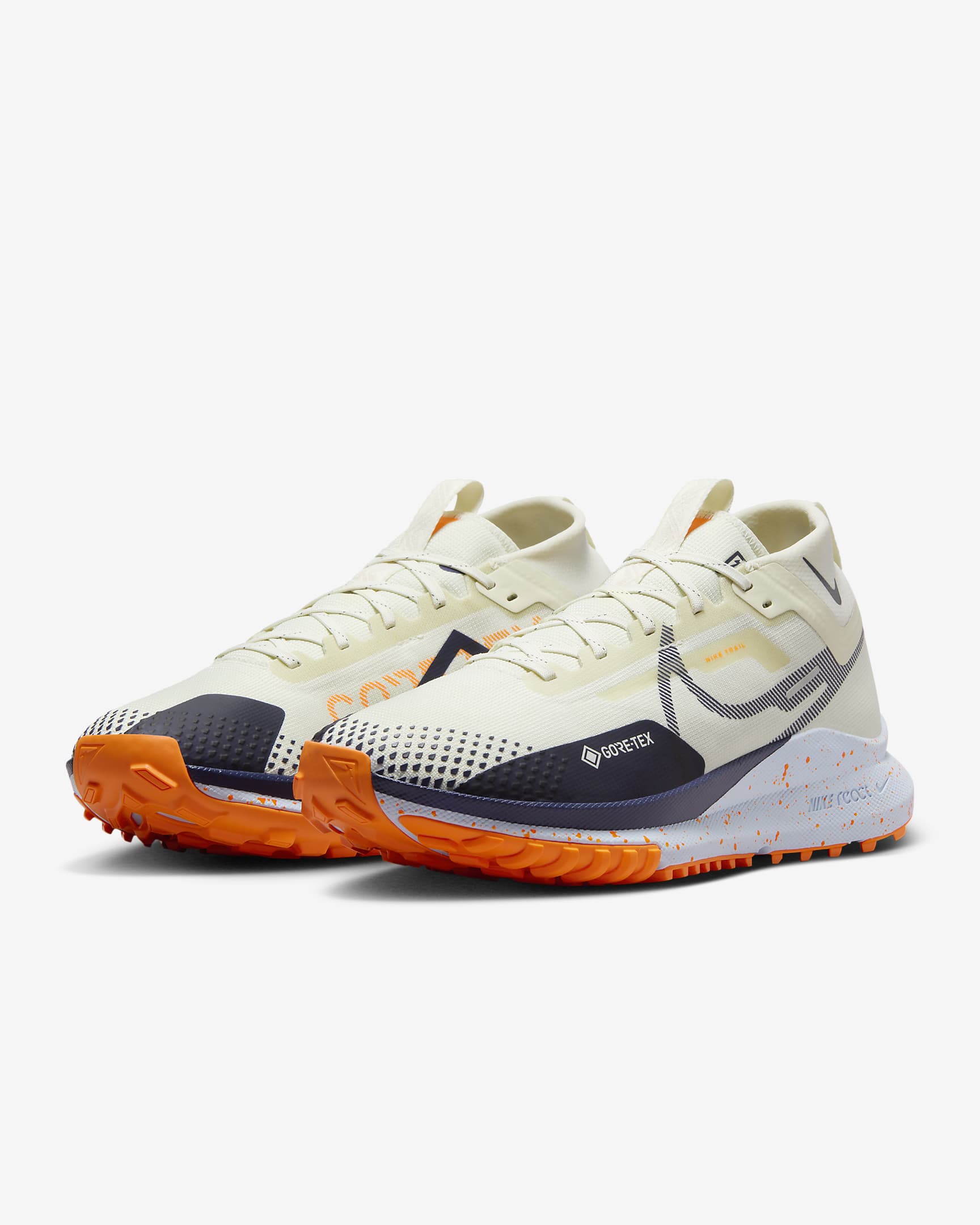 Nike Pegasus Trail 4 GORE-TEX wasserdichter Traillaufschuh für Herren - Sea Glass/Total Orange/Blue Tint/Purple Ink