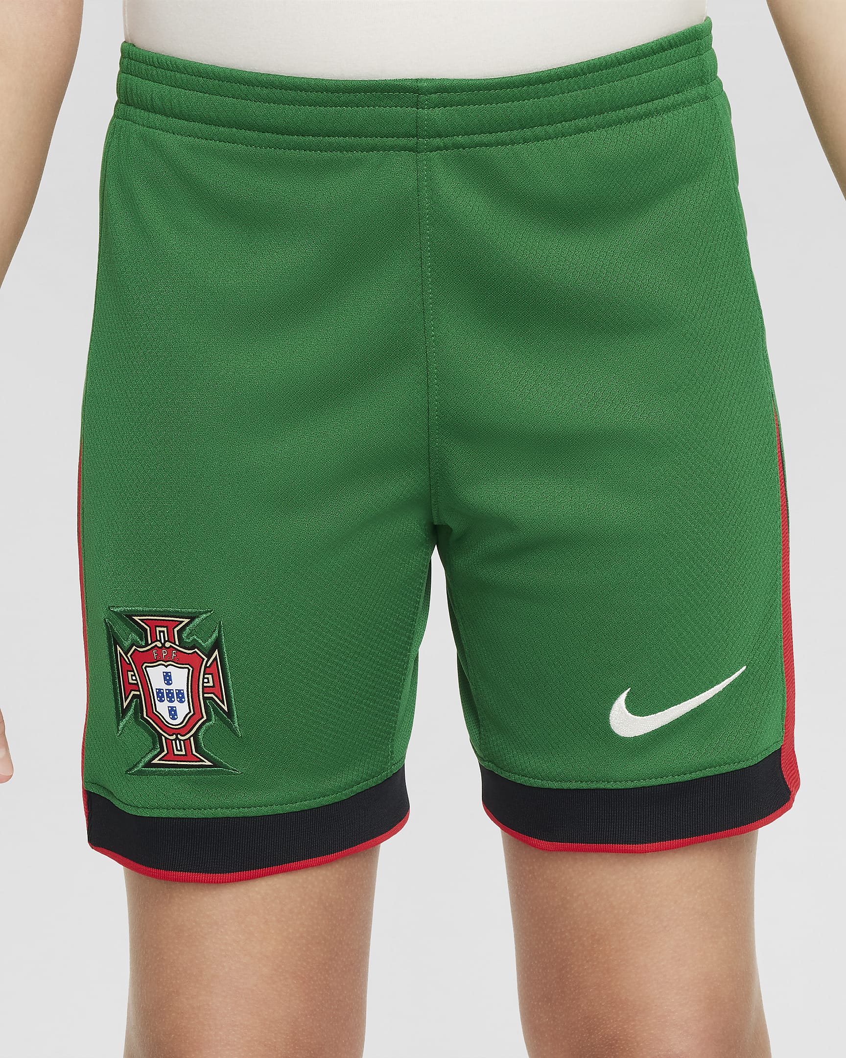 Portugal 2024 Stadium Home Nike Dri-FIT Replica-fodboldshorts til større børn - Pine Green/University Red/Pitch Blue/Sail