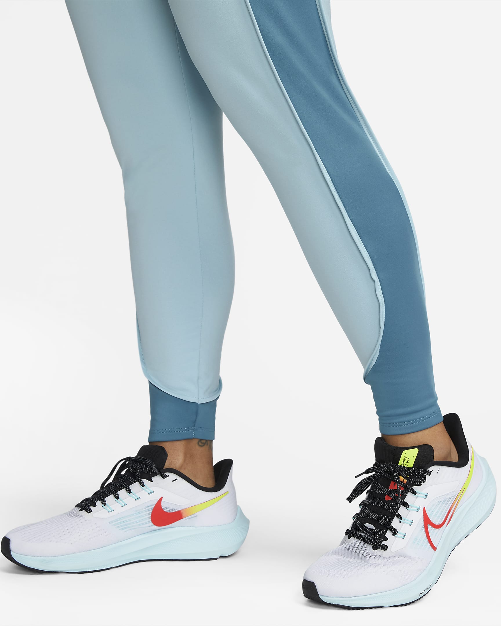 Nike ThermaFIT Essential Women's Running Trousers. Nike CZ