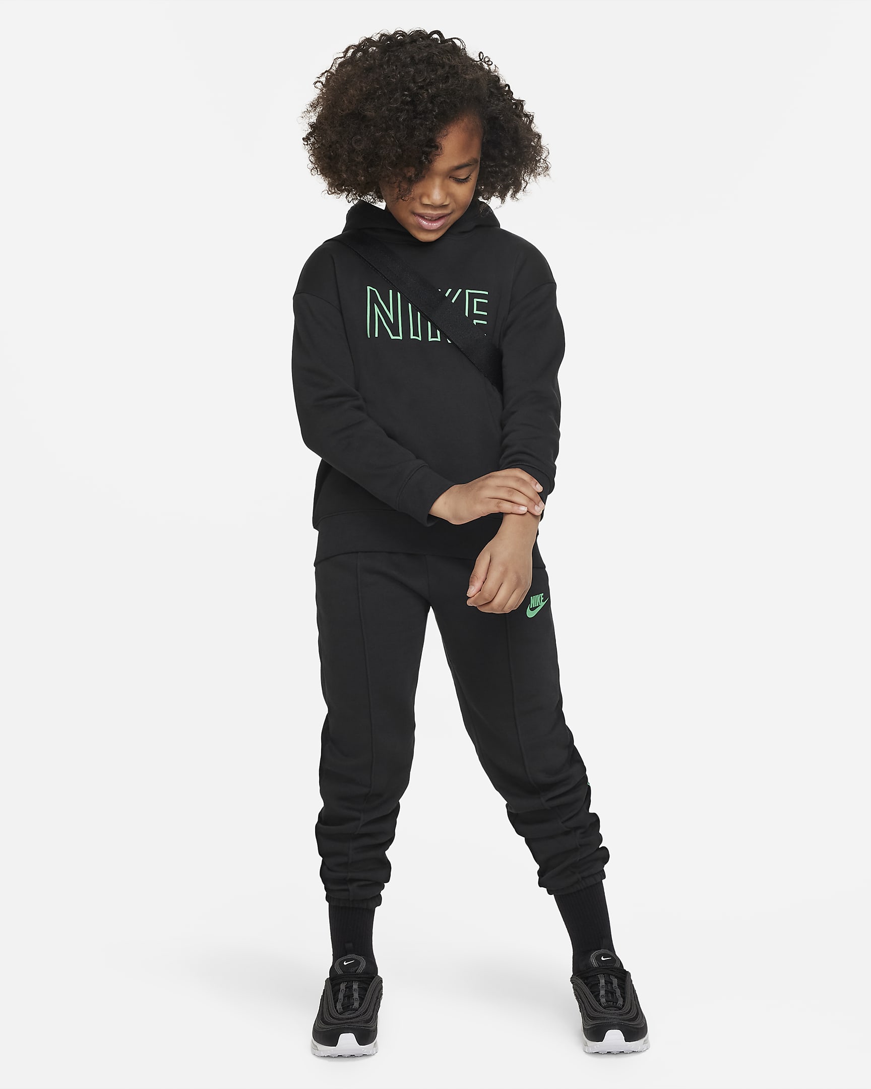 Nike Sportswear Older Kids' (Girls') Oversized Pullover Hoodie. Nike UK