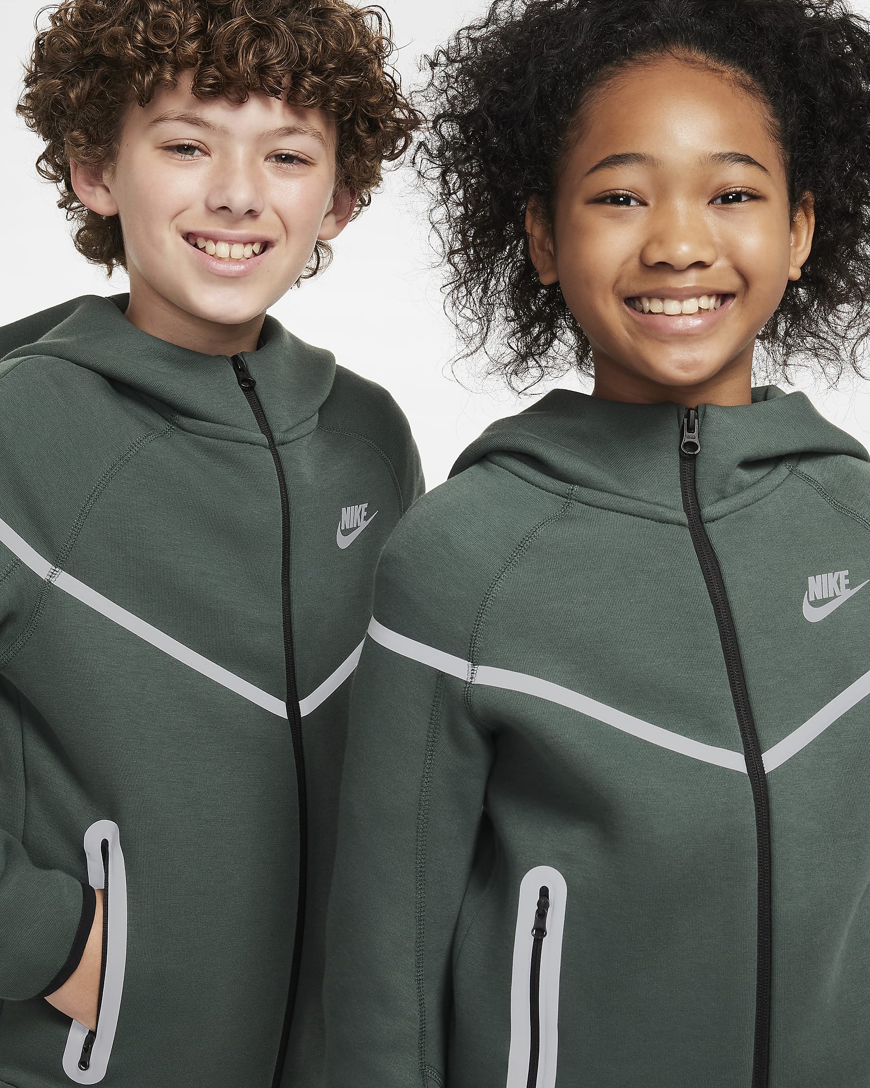 Nike Sportswear Tech Fleece Dessuadora amb caputxa, cremallera completa i disseny reflector - Nen - Vintage Green