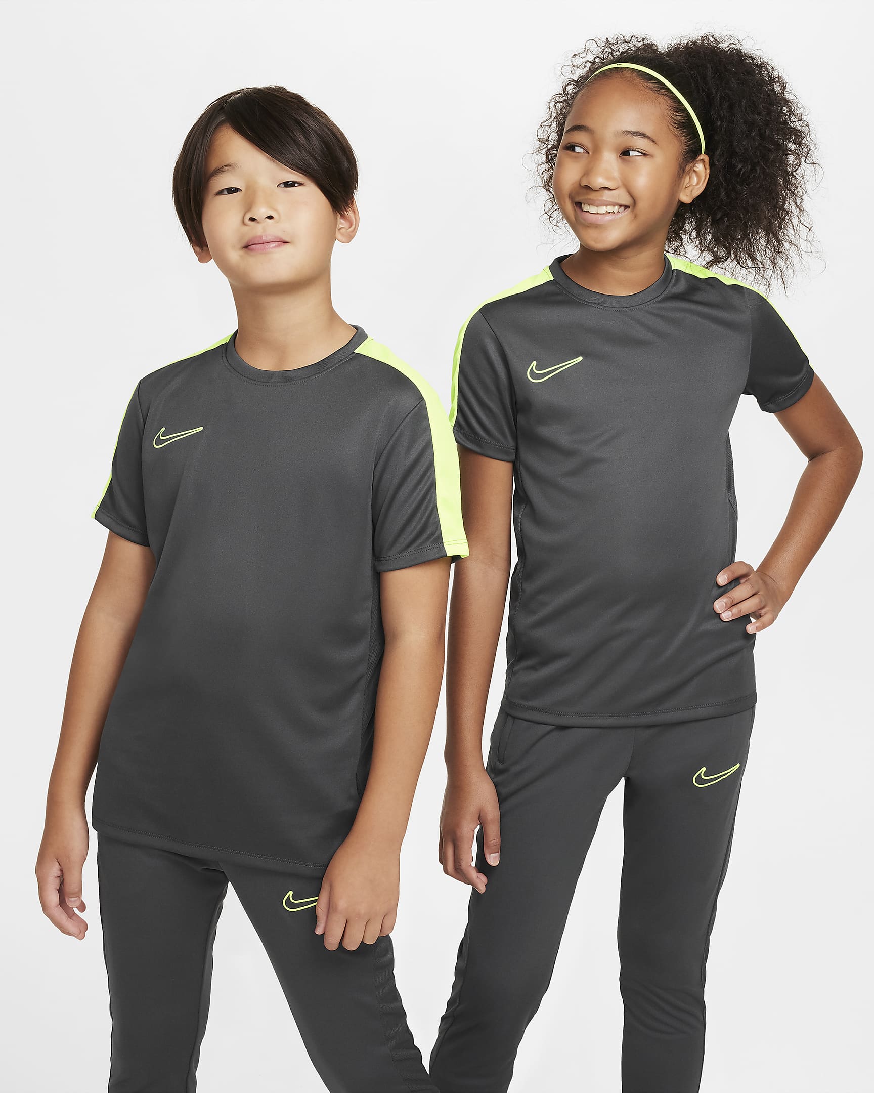 Nike Dri-FIT Academy23-fodboldtrøje til børn - Anthracite/Volt/Volt