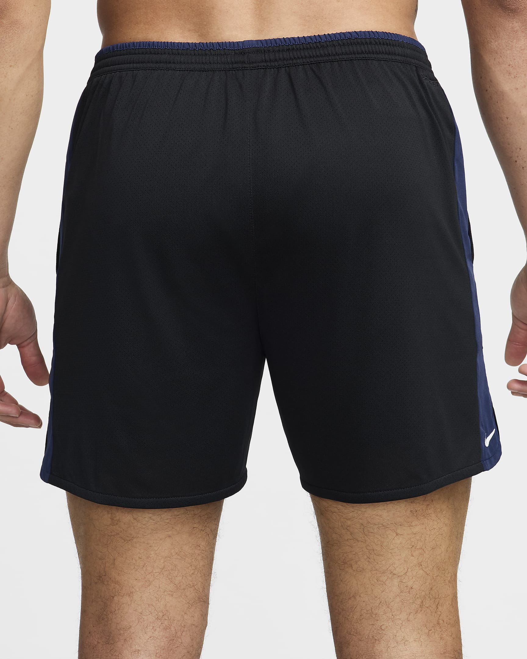 Shorts de correr Dri-FIT de 13 cm con forro de ropa interior para hombre Nike Track Club - Negro/Azul marino medianoche/Blanco cumbre