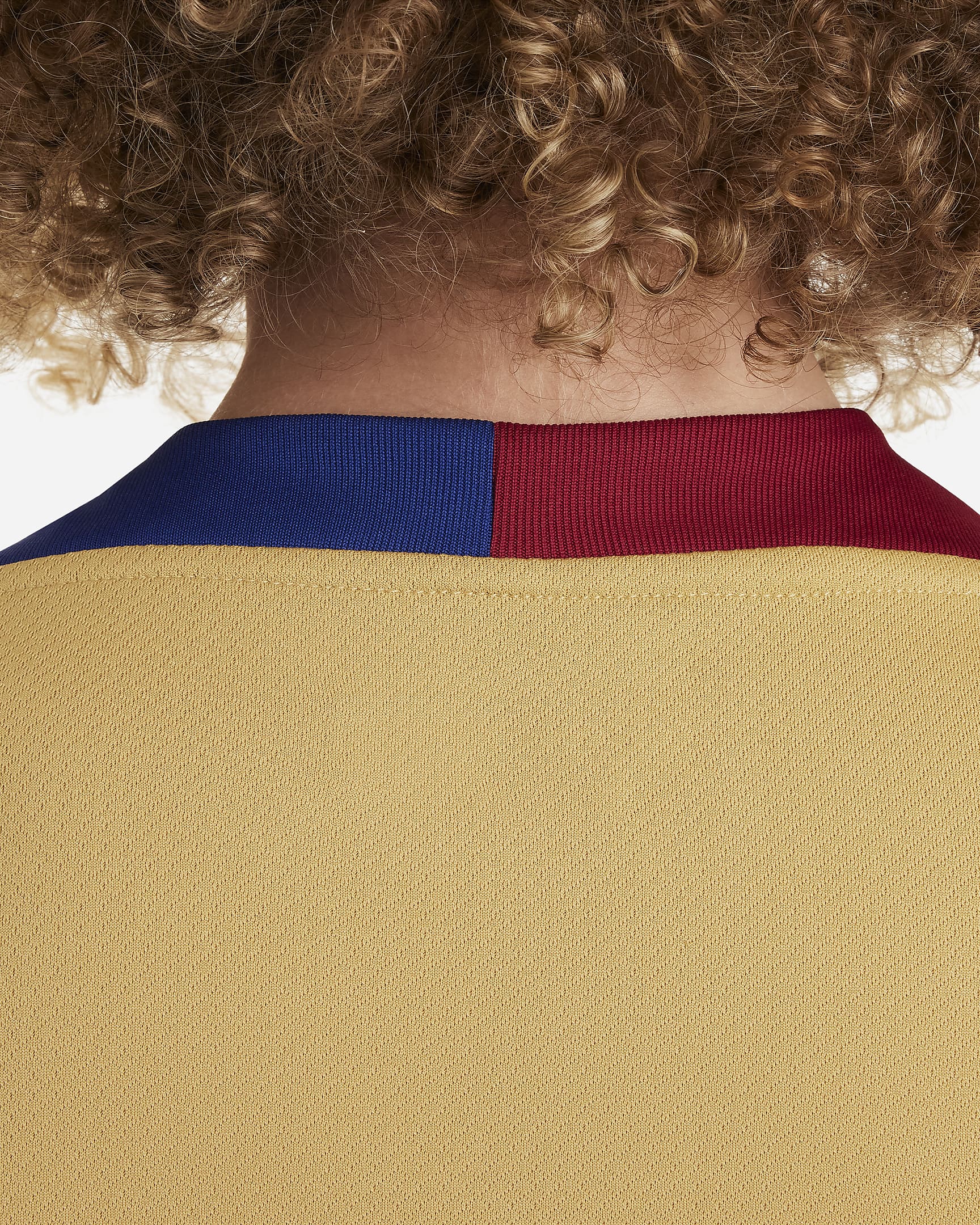 Camisola de futebol de malha de manga curta Nike Dri-FIT Strike FC Barcelona Júnior - Dourado Club/Vermelho Noble/Azul Royal intenso/Preto