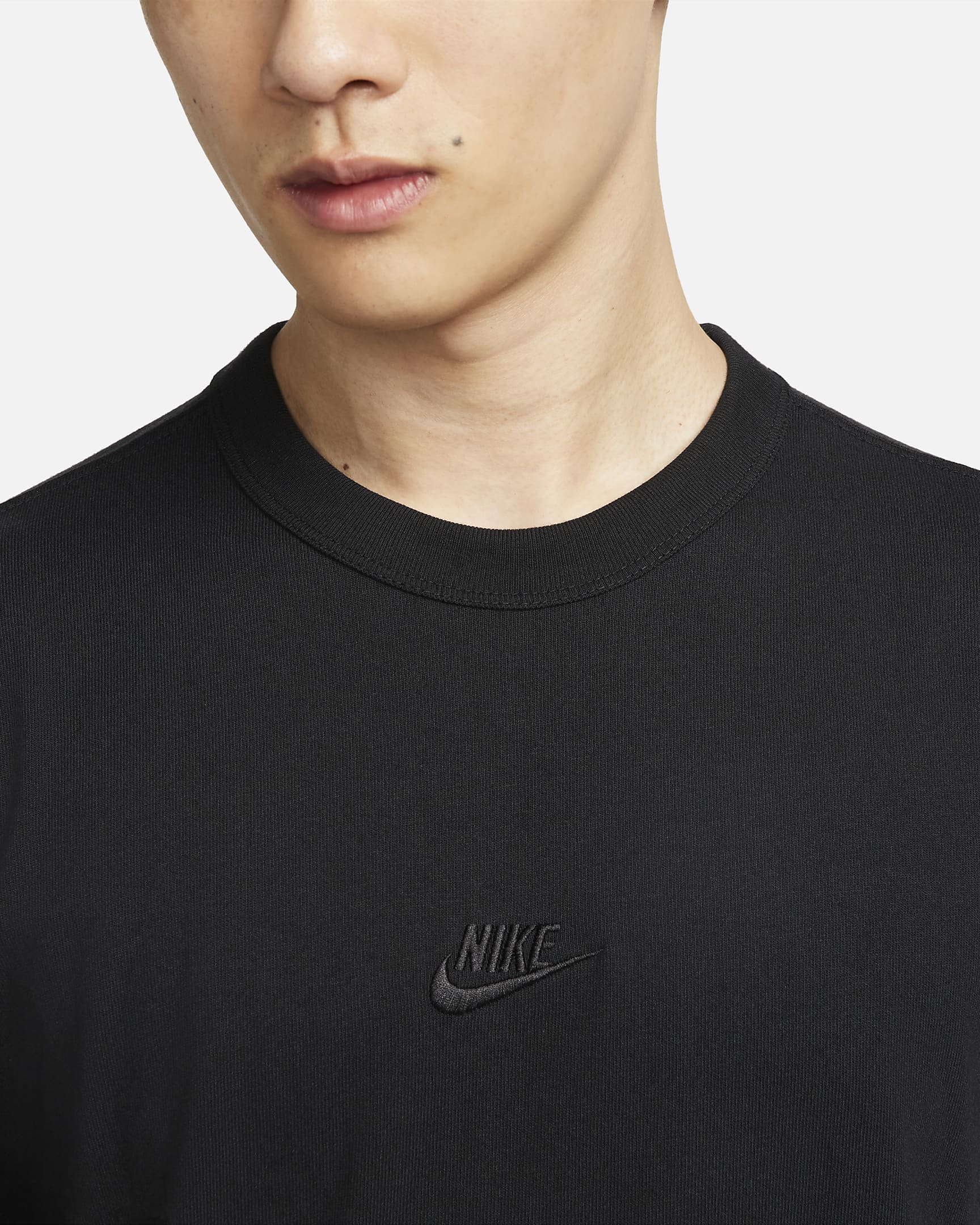 Nike Sportswear Premium Essentials Men's Long-Sleeve T-Shirt - Black/Black