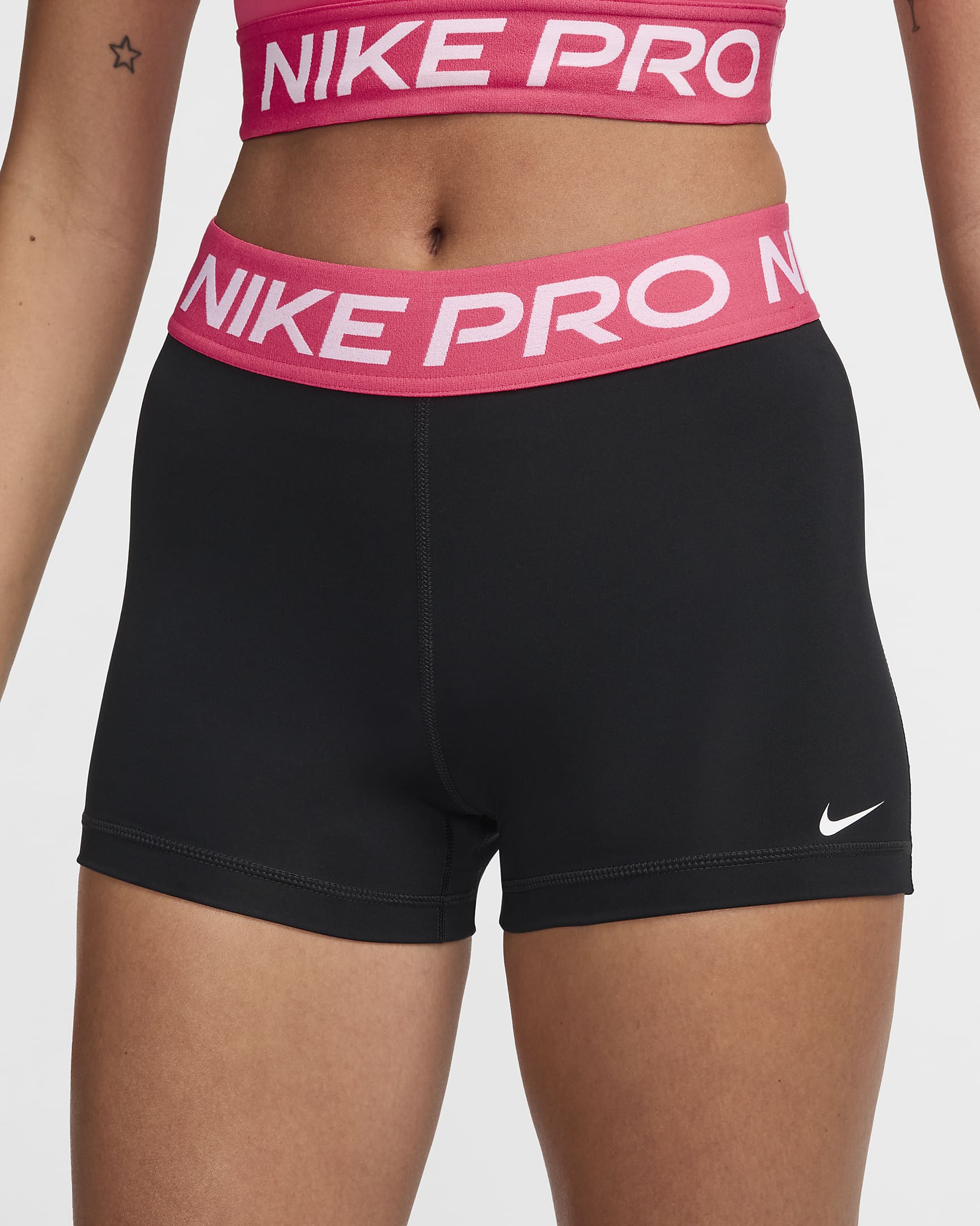 Shorts de 7.5 cm para mujer Nike Pro - Negro/Rosa margarita/Blanco